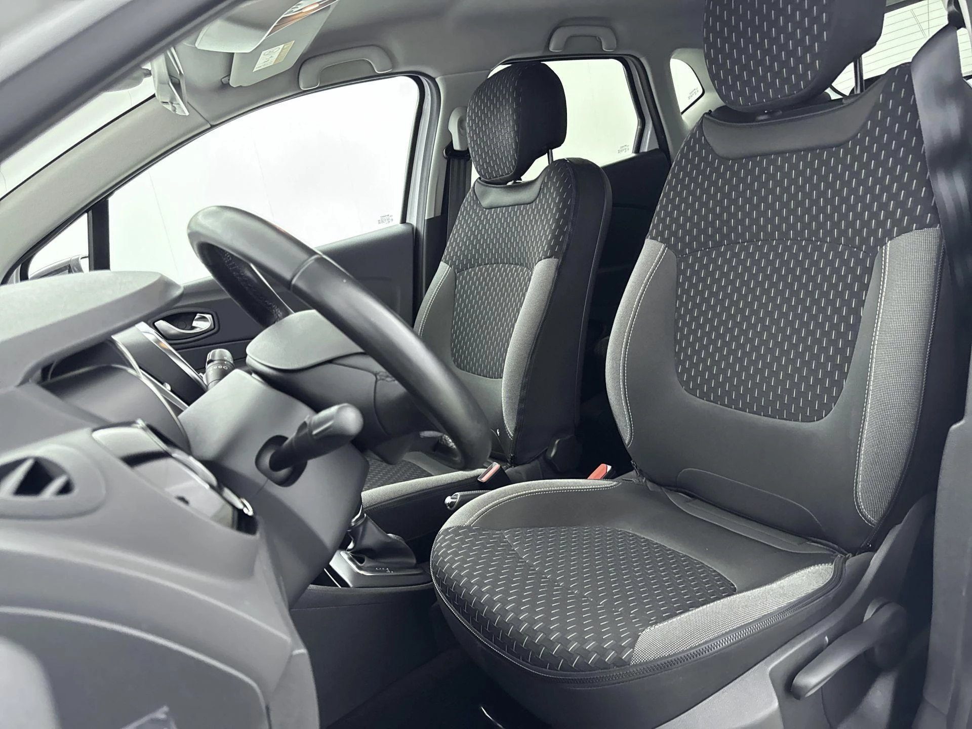 Renault-Captur-image-19