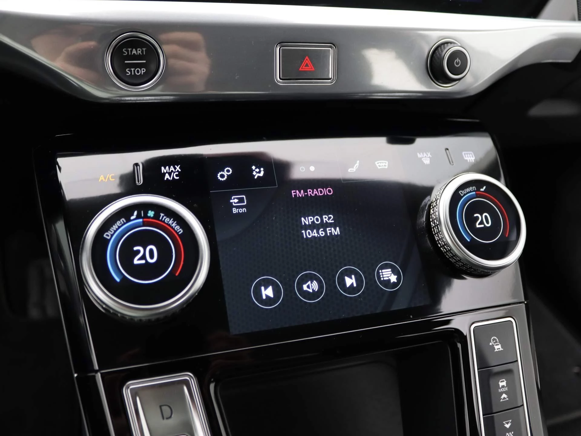 Jaguar-I-PACE-image-26