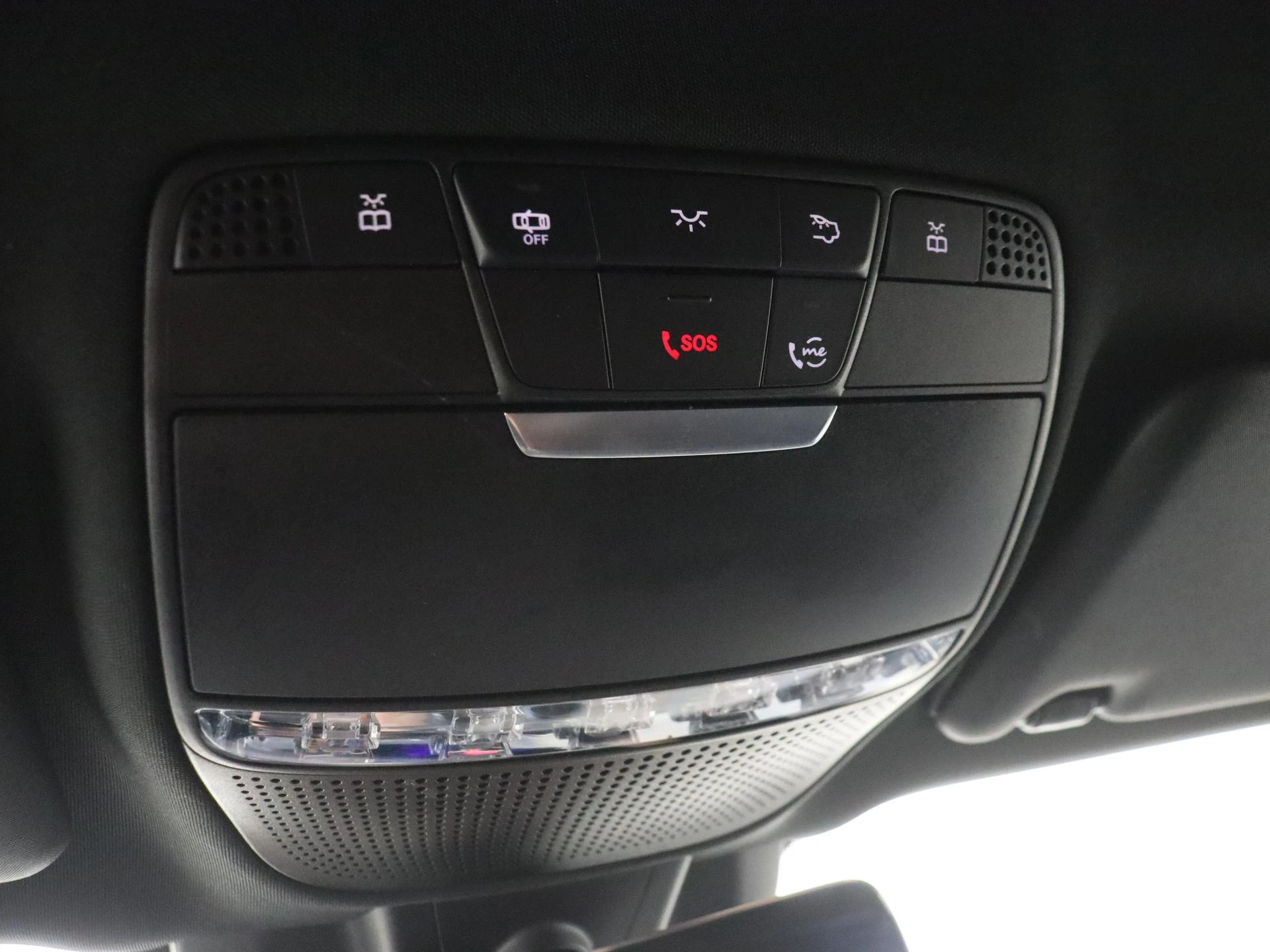 Mercedes-Benz-E-Klasse-image-21
