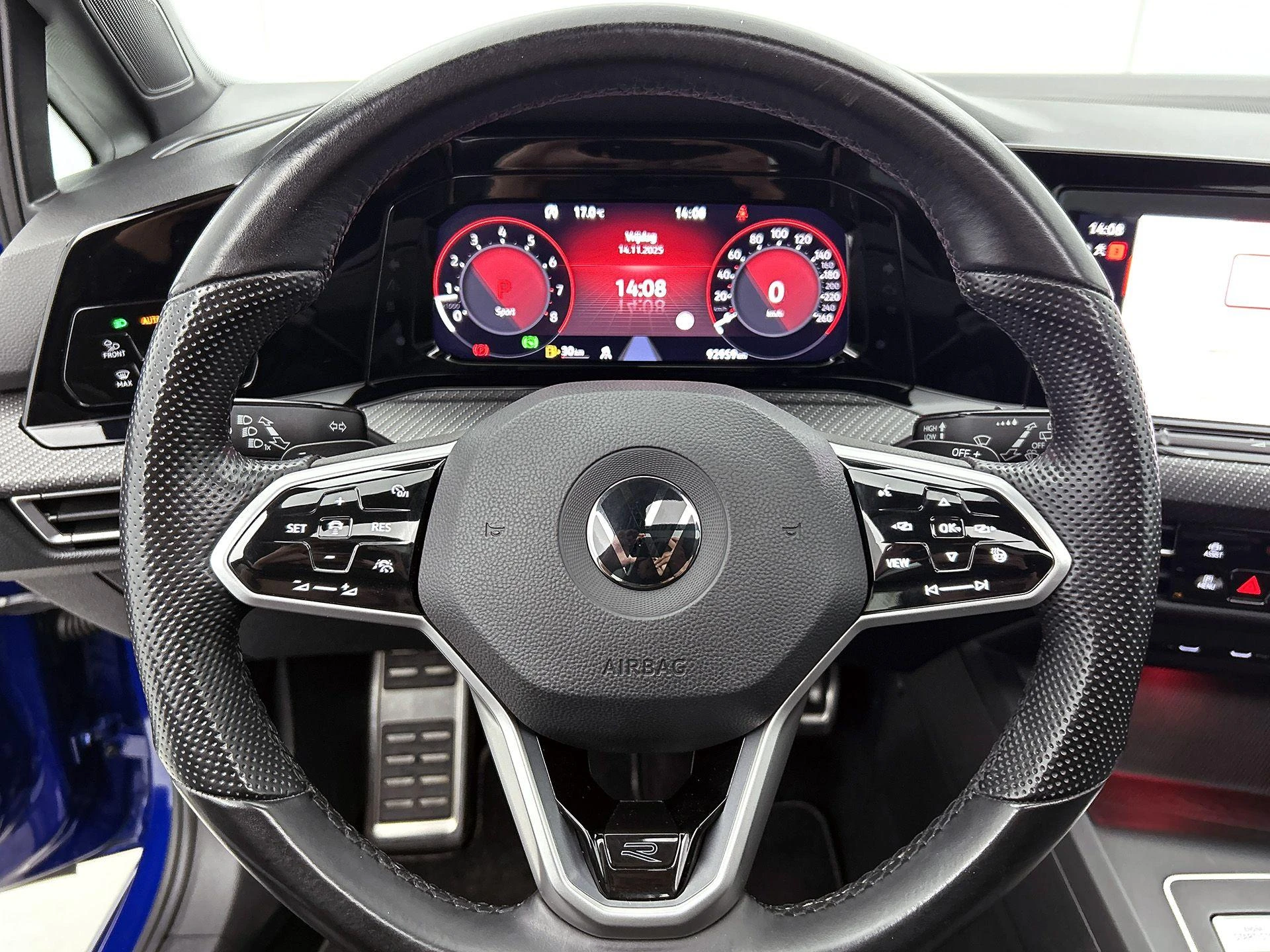 Volkswagen-Golf-image-35