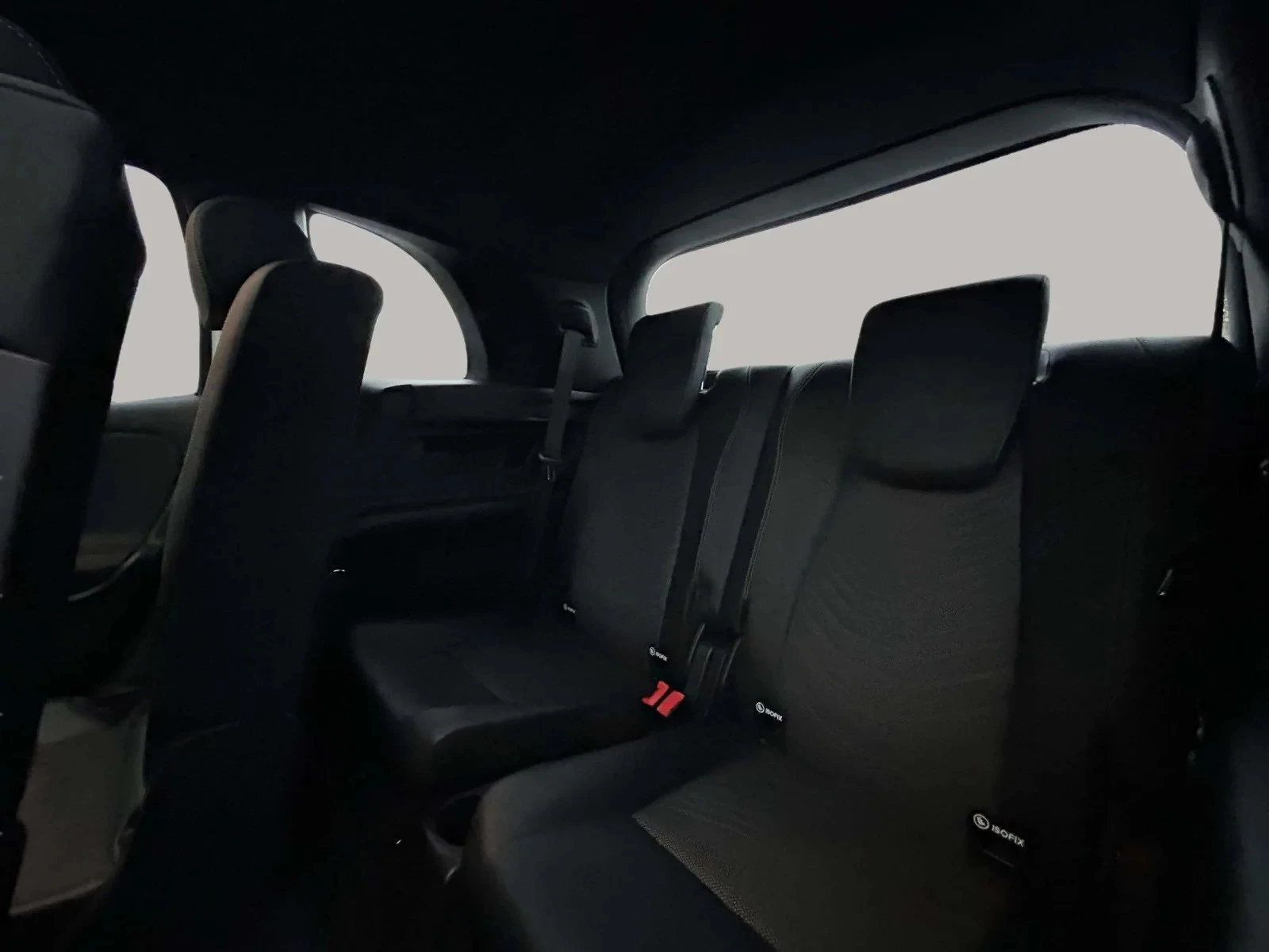 Mercedes-Benz-EQB-image-14