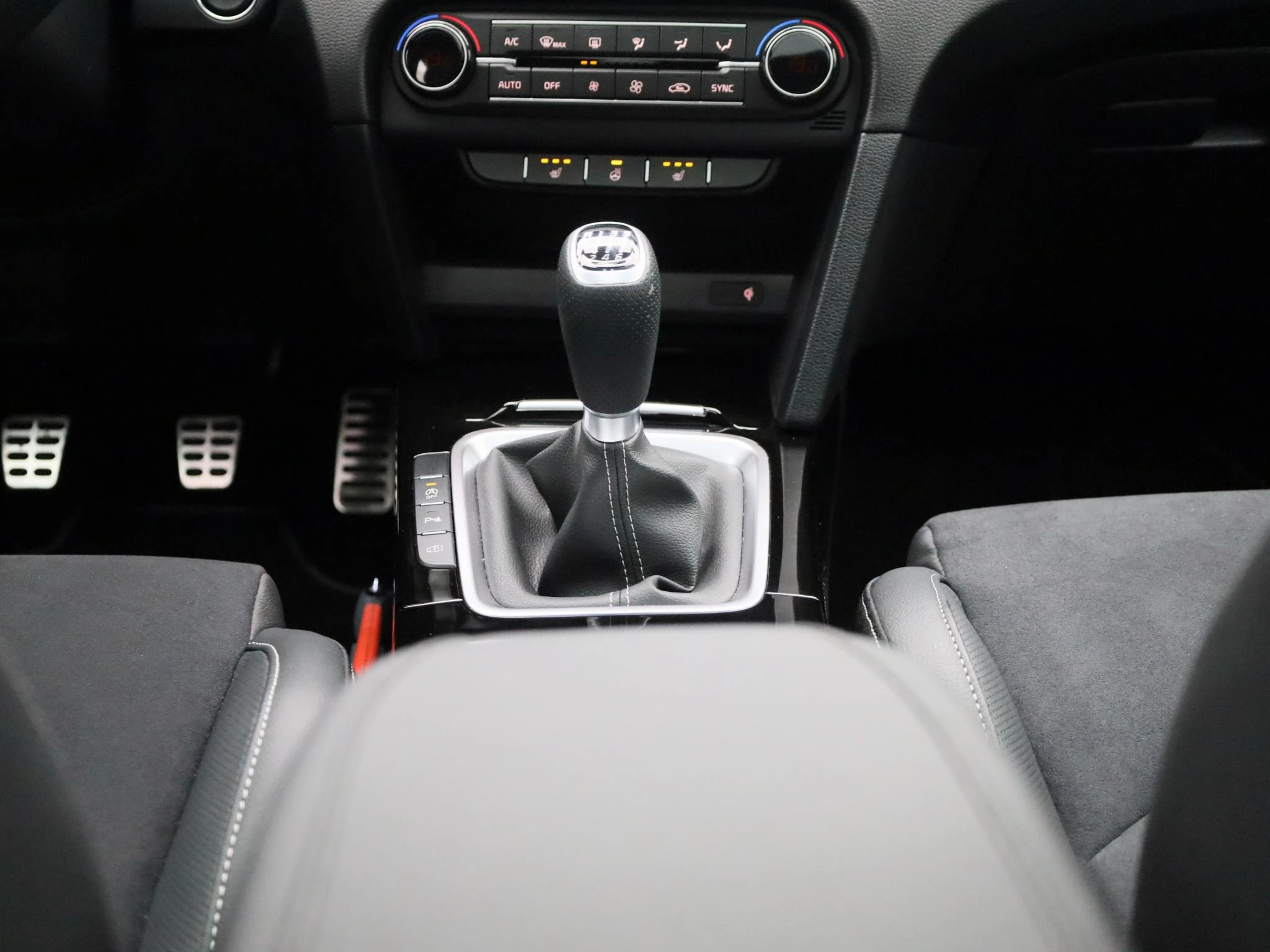 Kia Ceed - 10