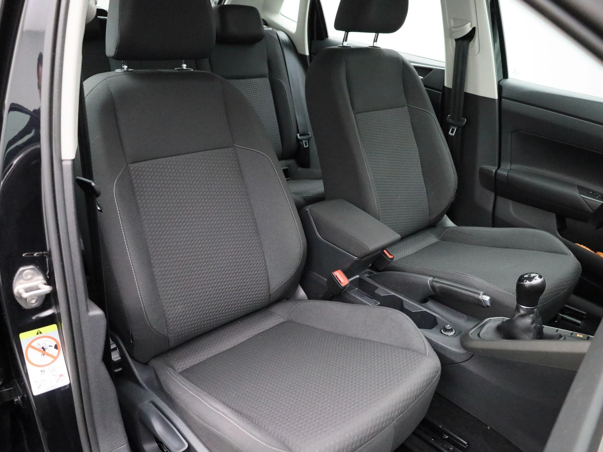 Volkswagen-Polo-image-32