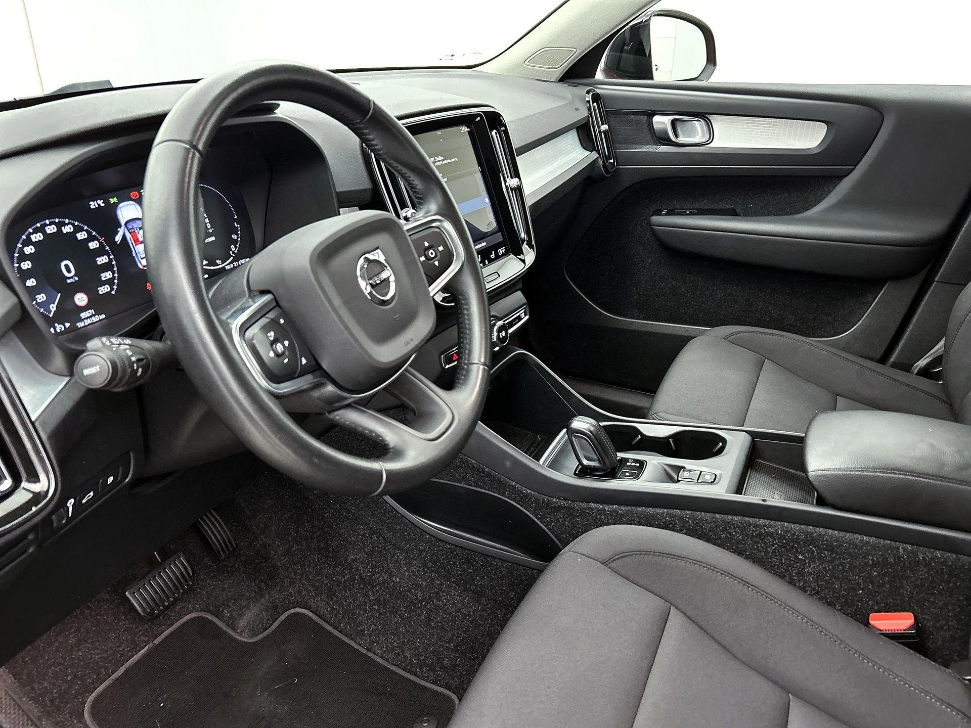 Volvo-XC40-image-19