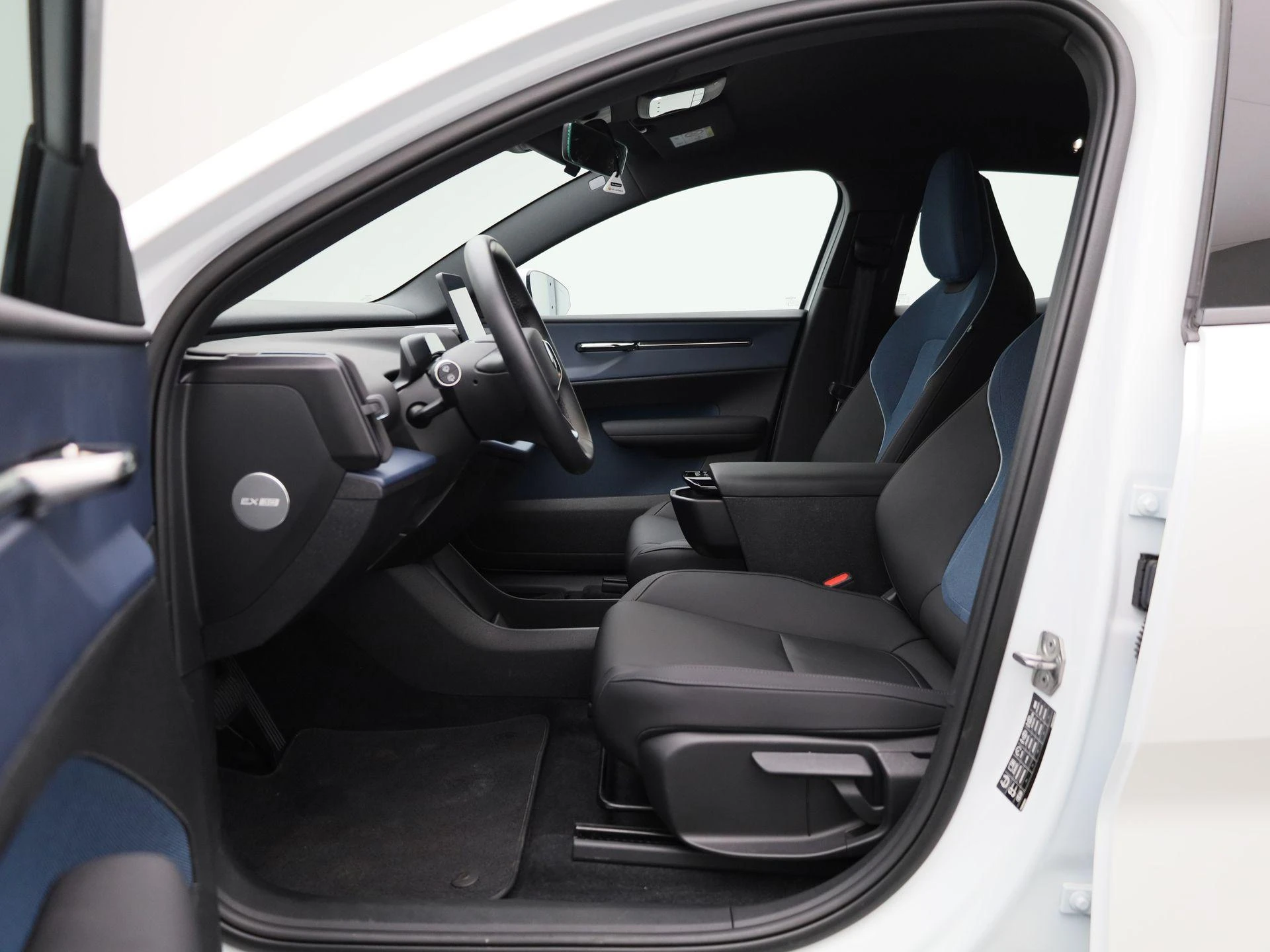 Volvo-EX30-image-8