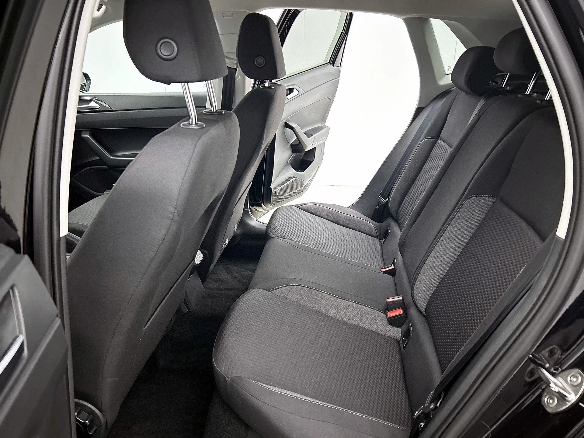 Volkswagen-Polo-image-26