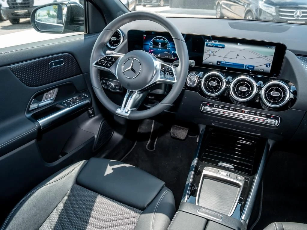 Mercedes-Benz-GLA 200 d-image-9