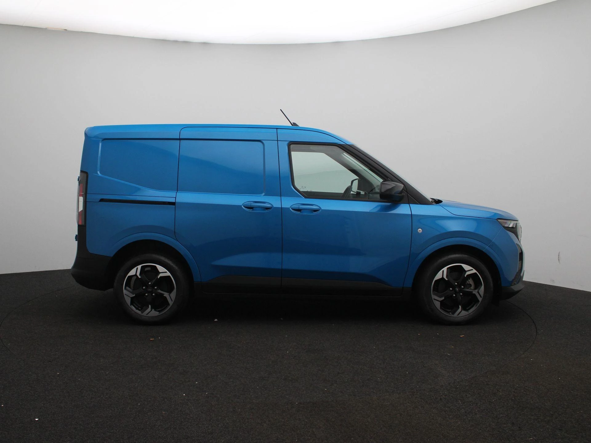 Ford E-Transit Courier Limited 44 kWh