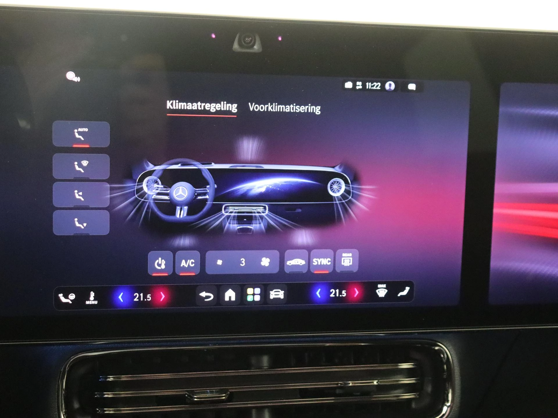 Mercedes-Benz-CLA-image-16