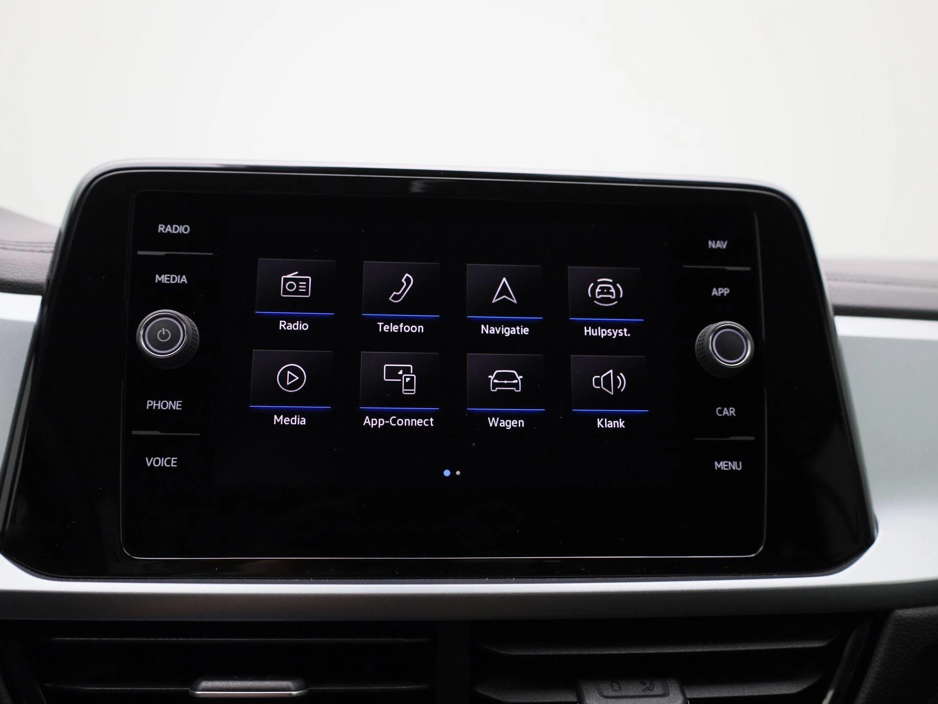Volkswagen-T-Roc-image-28