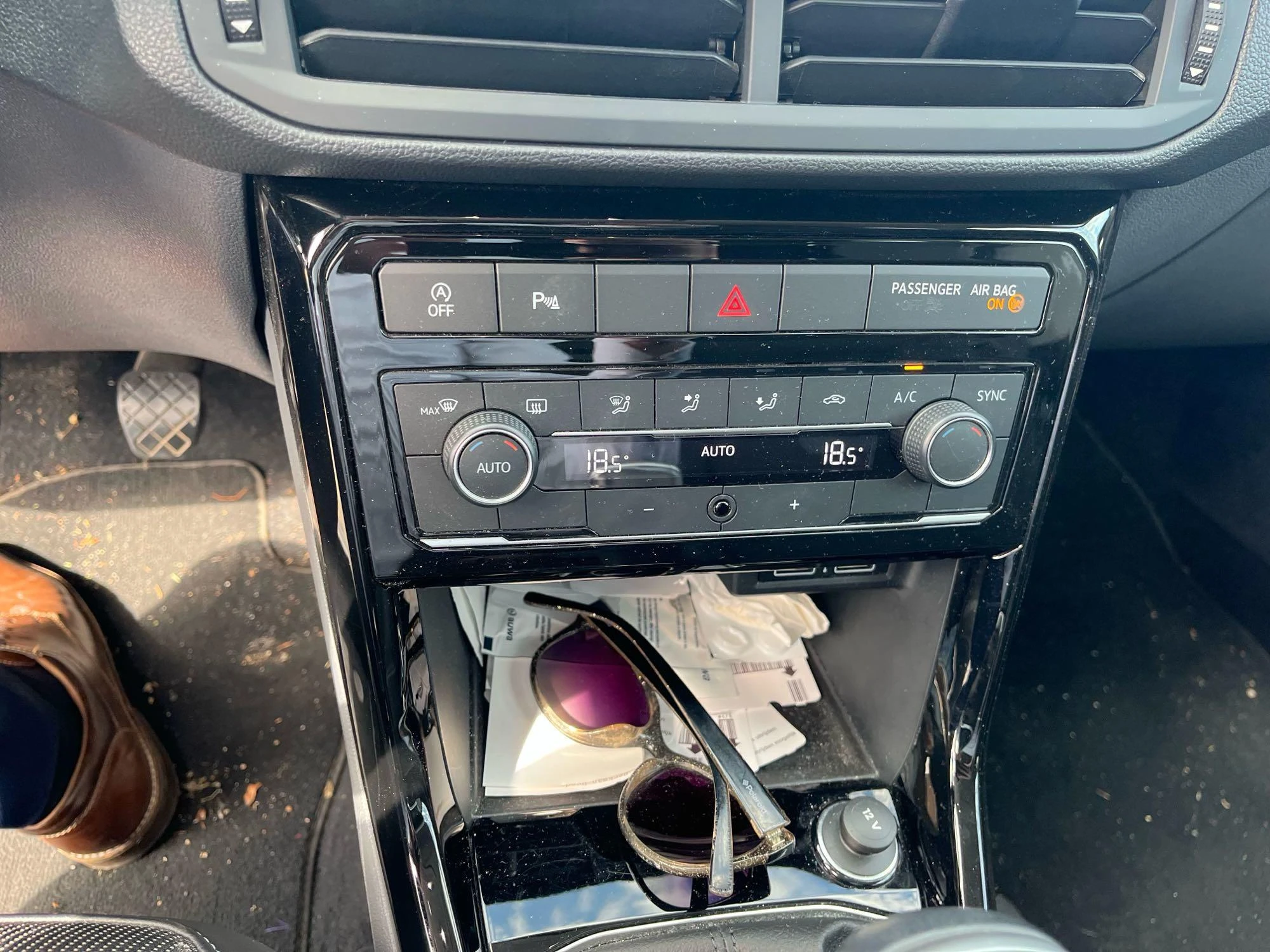 Volkswagen-T-Cross-image-2