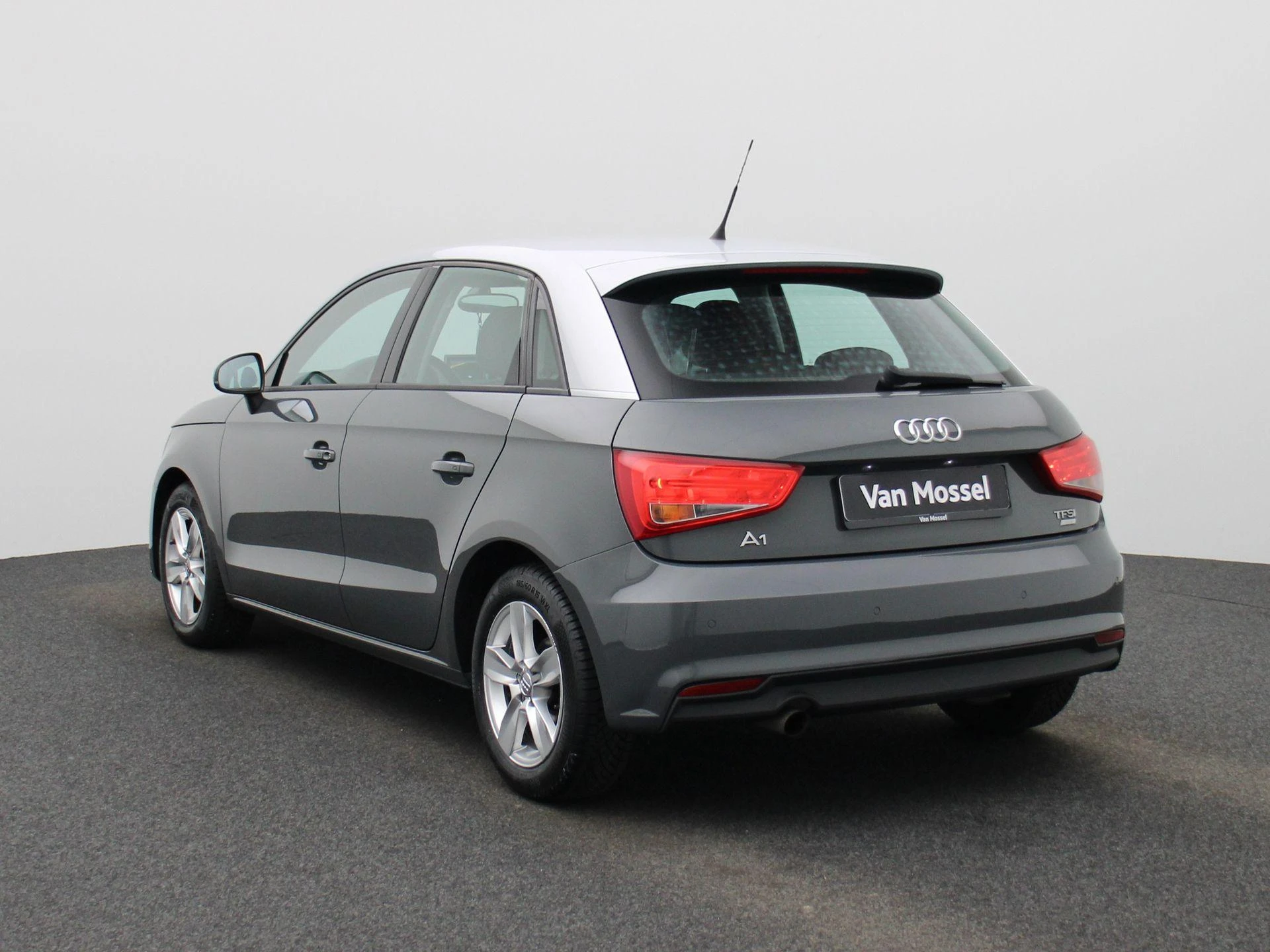 Audi-A1 Sportback-image-1