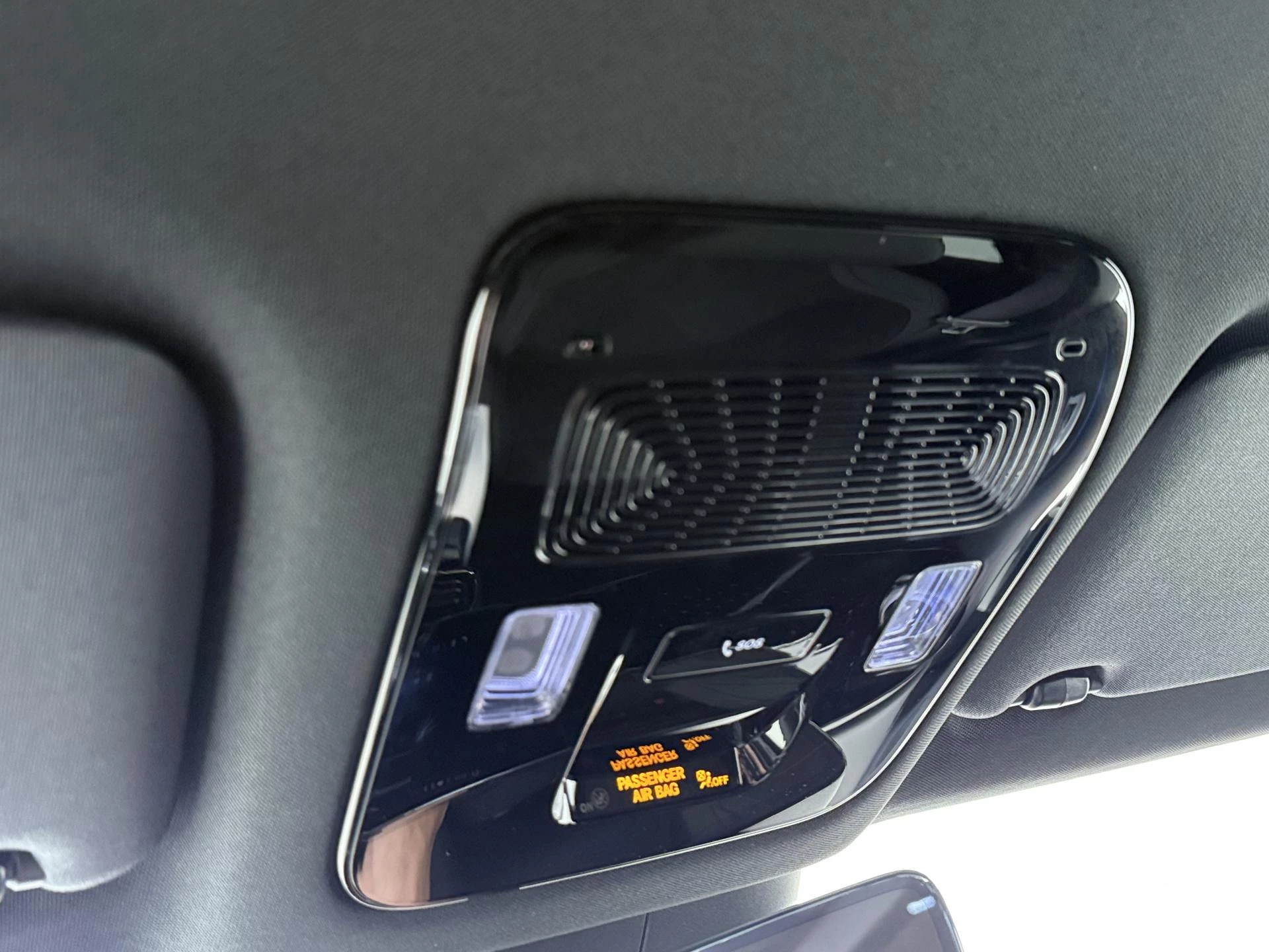 Mercedes-Benz-CLA-image-22