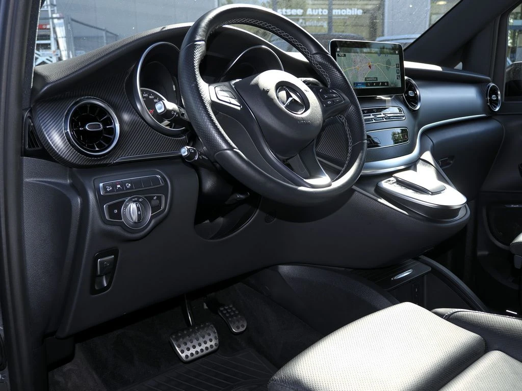 Mercedes-Benz-V-Klasse 300-image-6