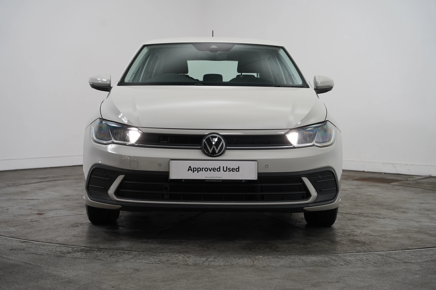 Volkswagen-Polo-image-6