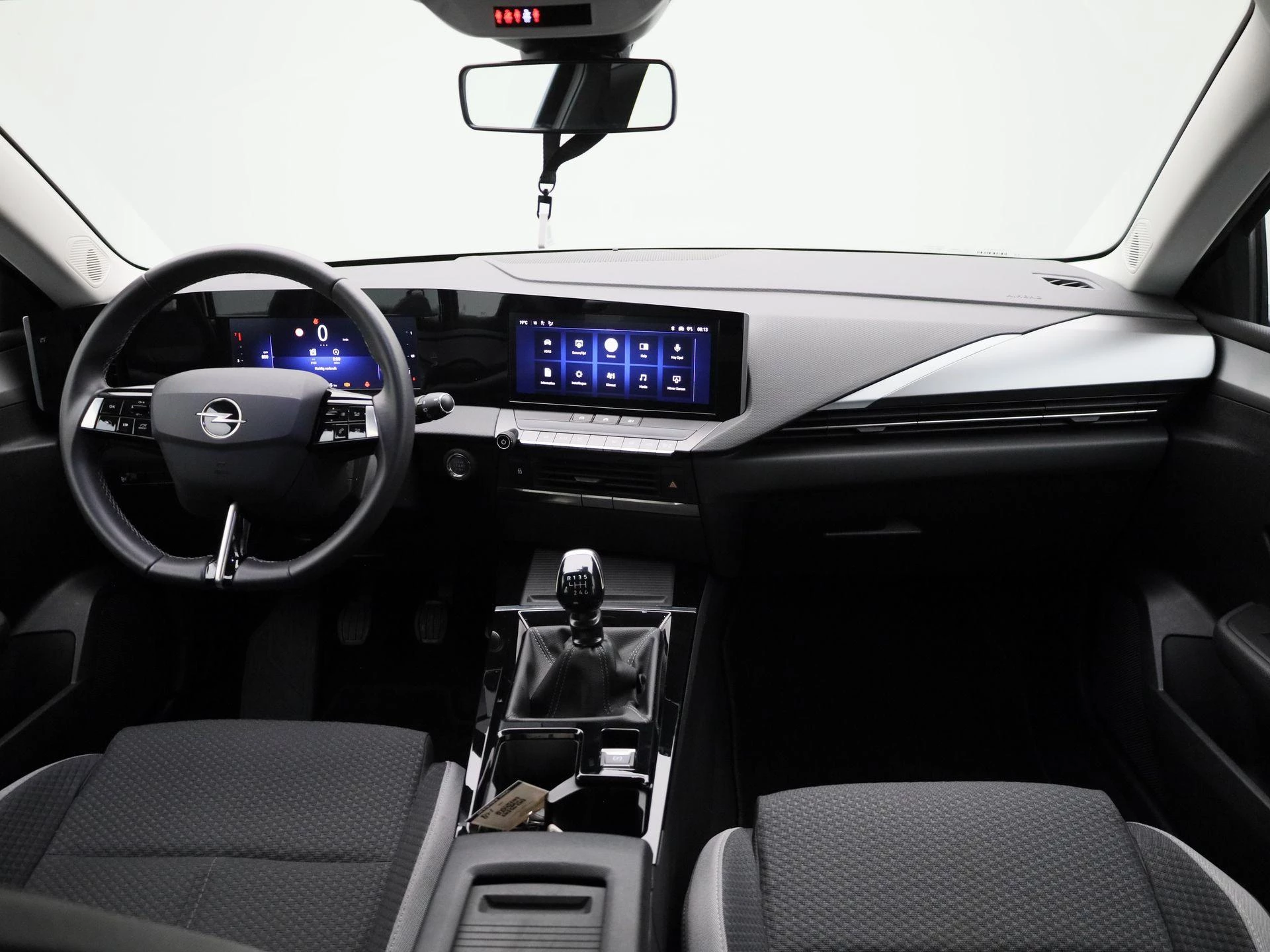 Opel-Astra-image-32