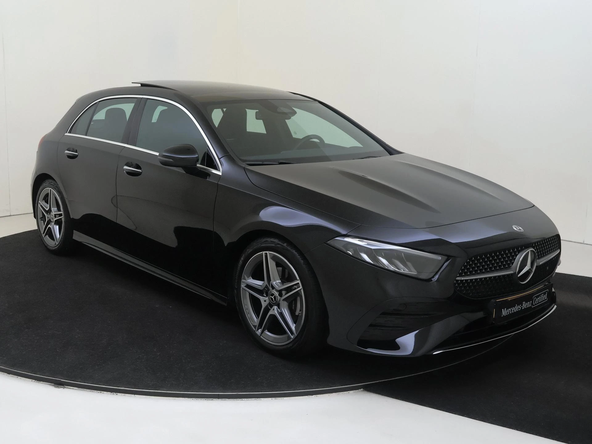 Mercedes-Benz-A-Klasse-image-1