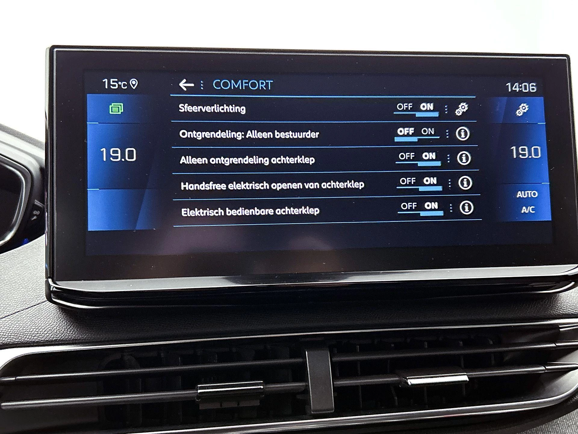 Peugeot-5008-image-14