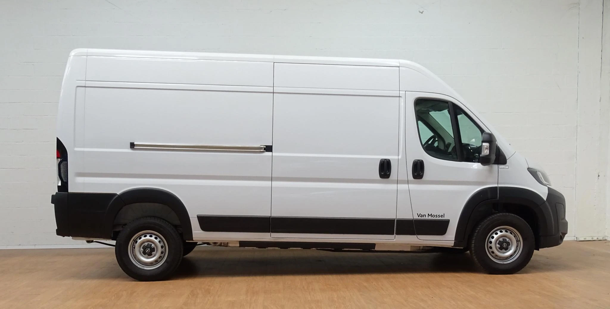 Opel-Movano-image-1