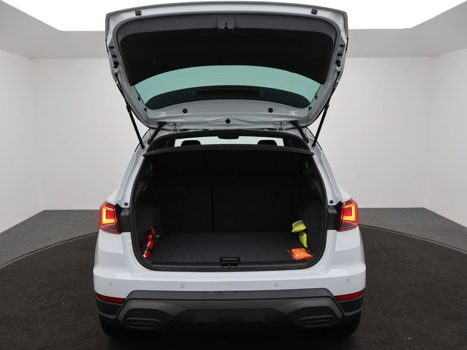 SEAT-Arona-image-9