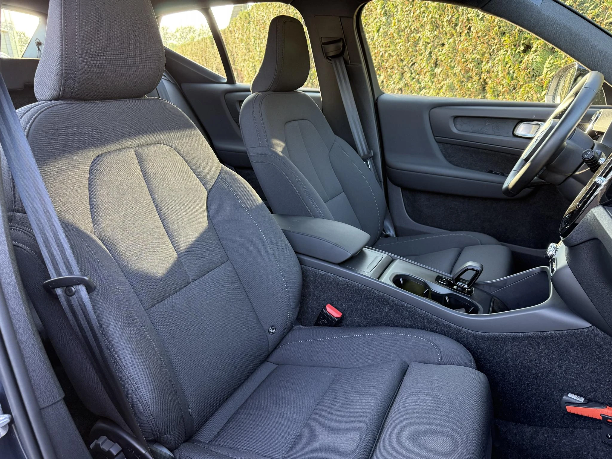 Volvo-EX40-image-14
