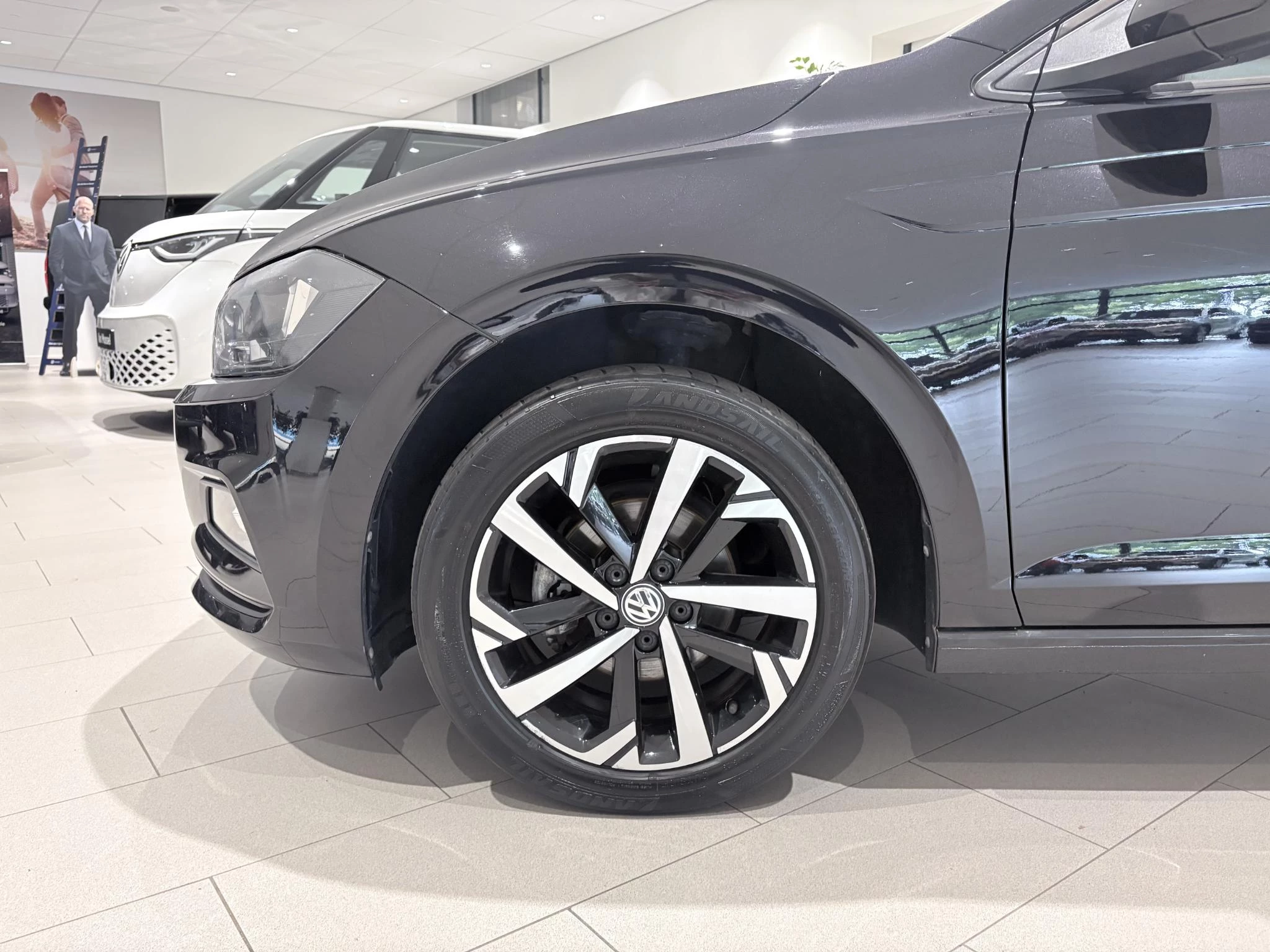 Volkswagen-Polo-image-1