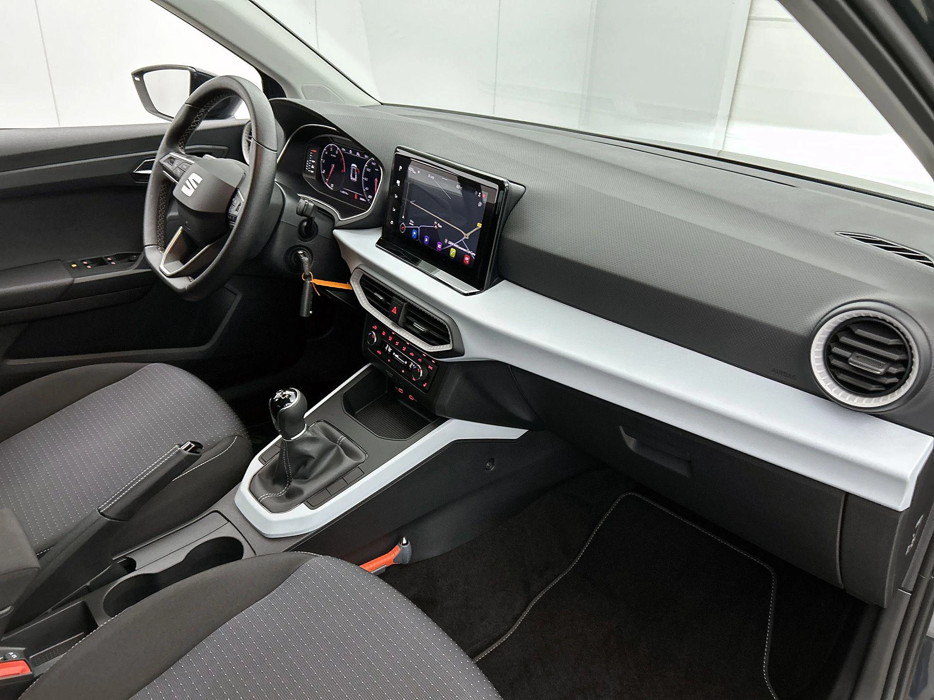 SEAT-Arona-image-22