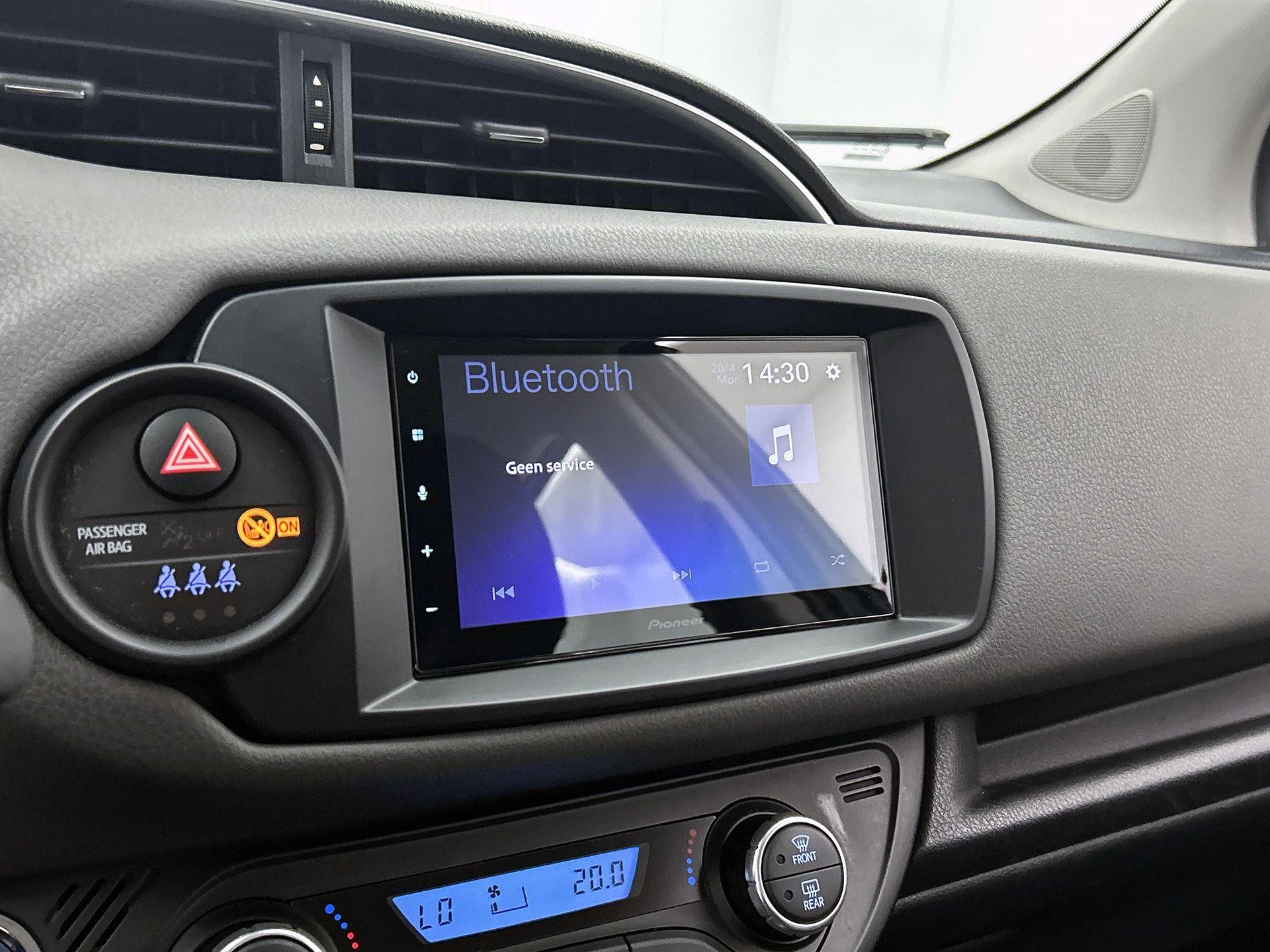 Toyota-Yaris-image-18