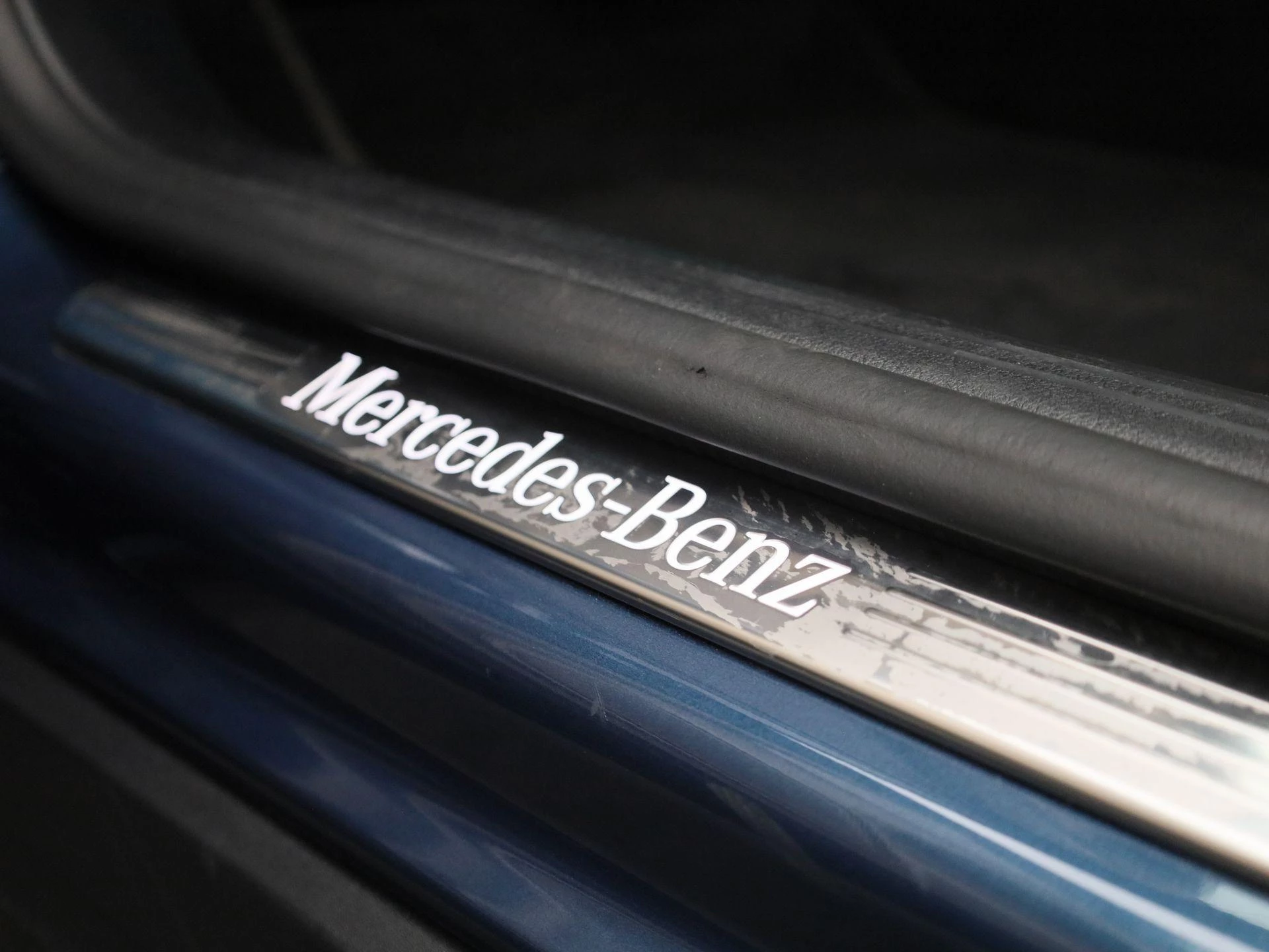 Mercedes-Benz GLB 200 LUXURY LINE + LEDER + PANO + 7-ZIT + CARPLAY +