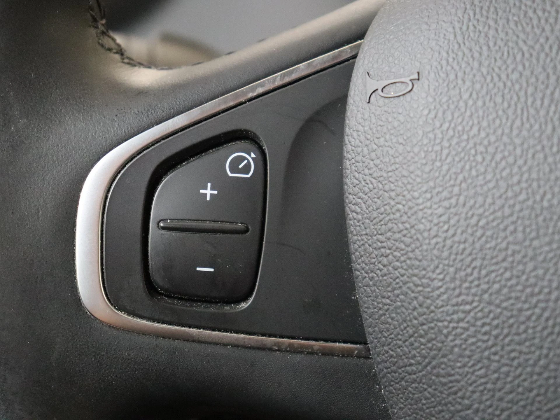 Renault-Captur-image-12