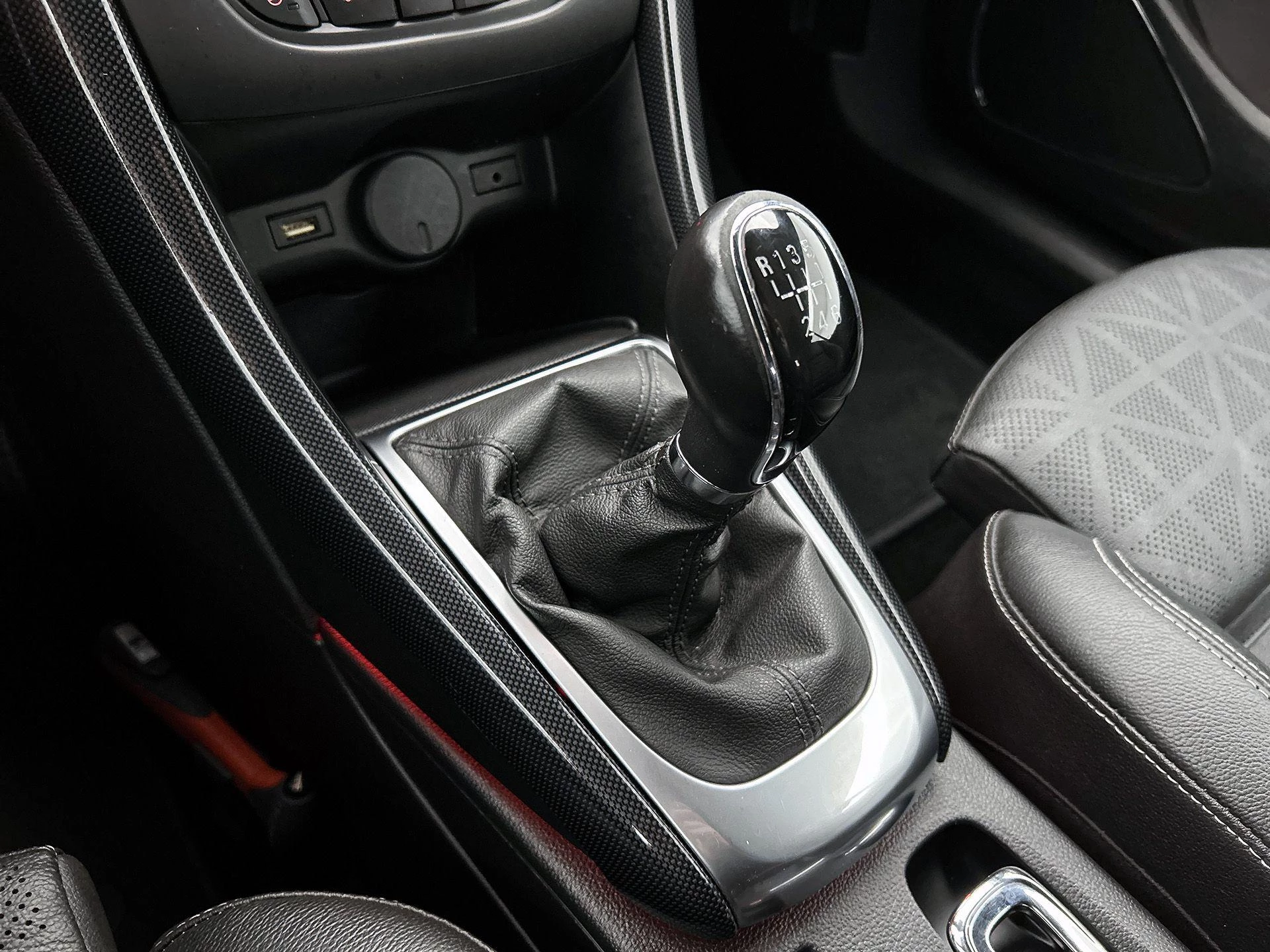 Opel-Cascada-image-27