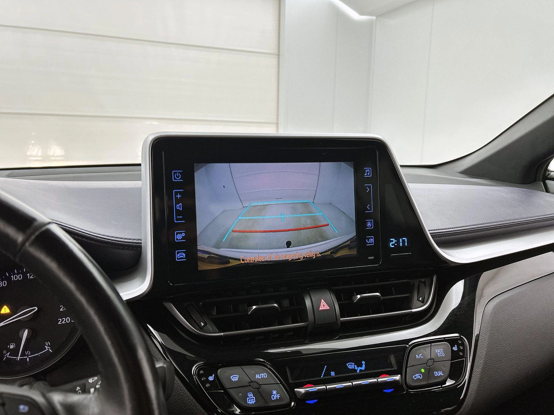 Toyota-C-HR-image-14