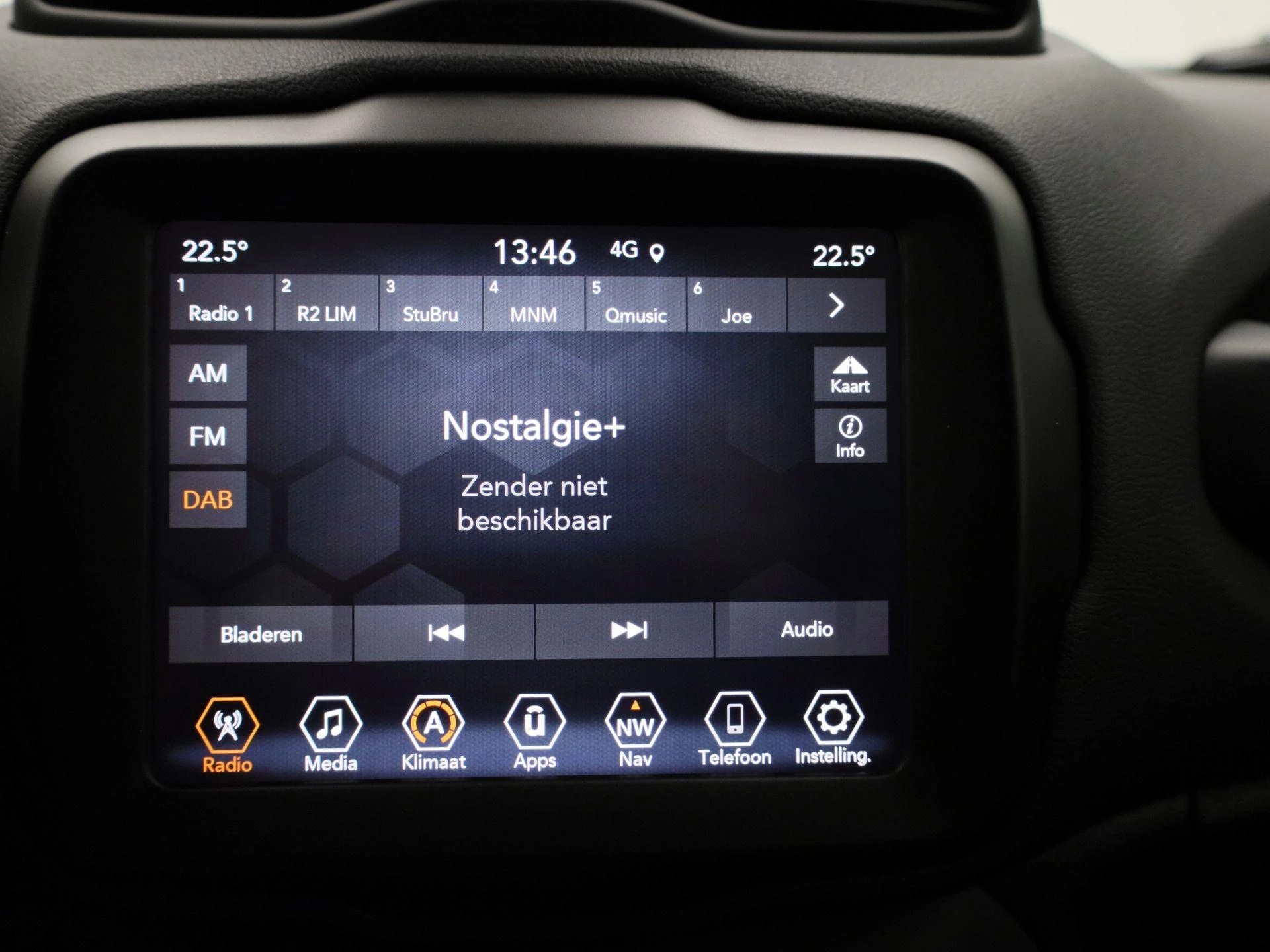 Jeep-Renegade-image-16