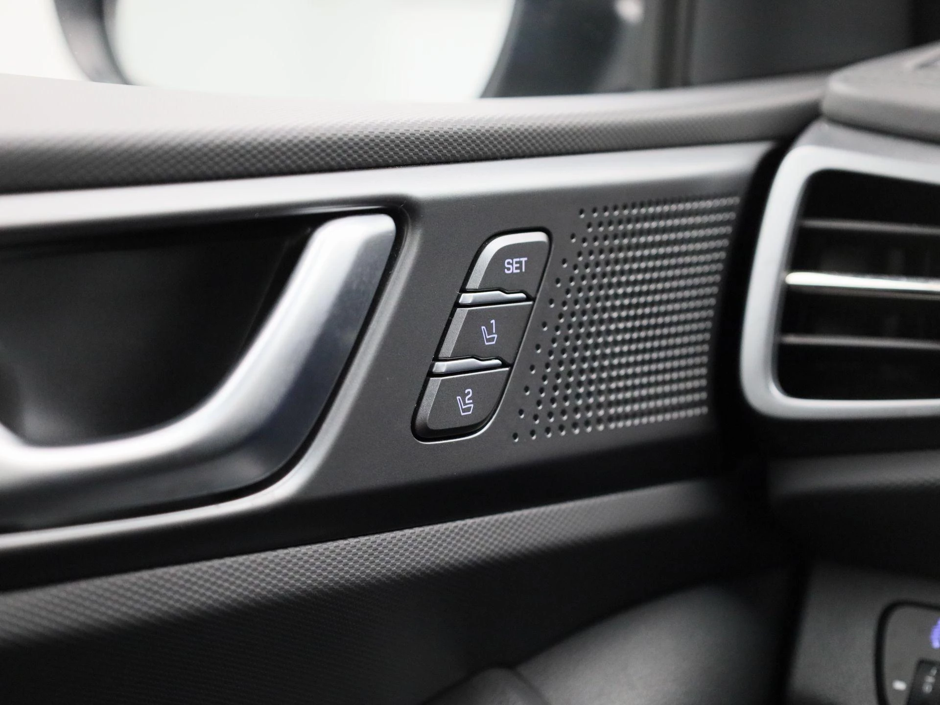 Hyundai-IONIQ-image-24