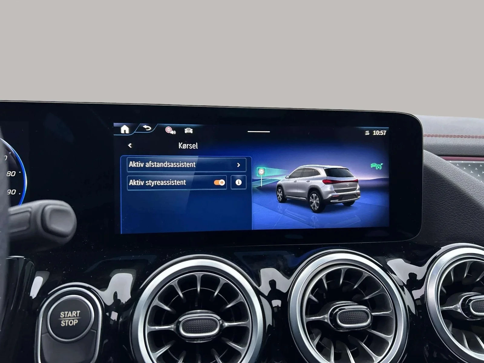 Mercedes-Benz-EQA-image-17