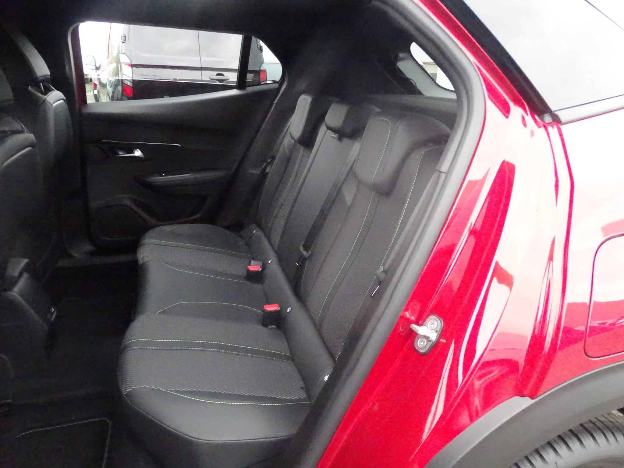 Peugeot 2008 1.2 HYBRID 145 e-DSC6 GT