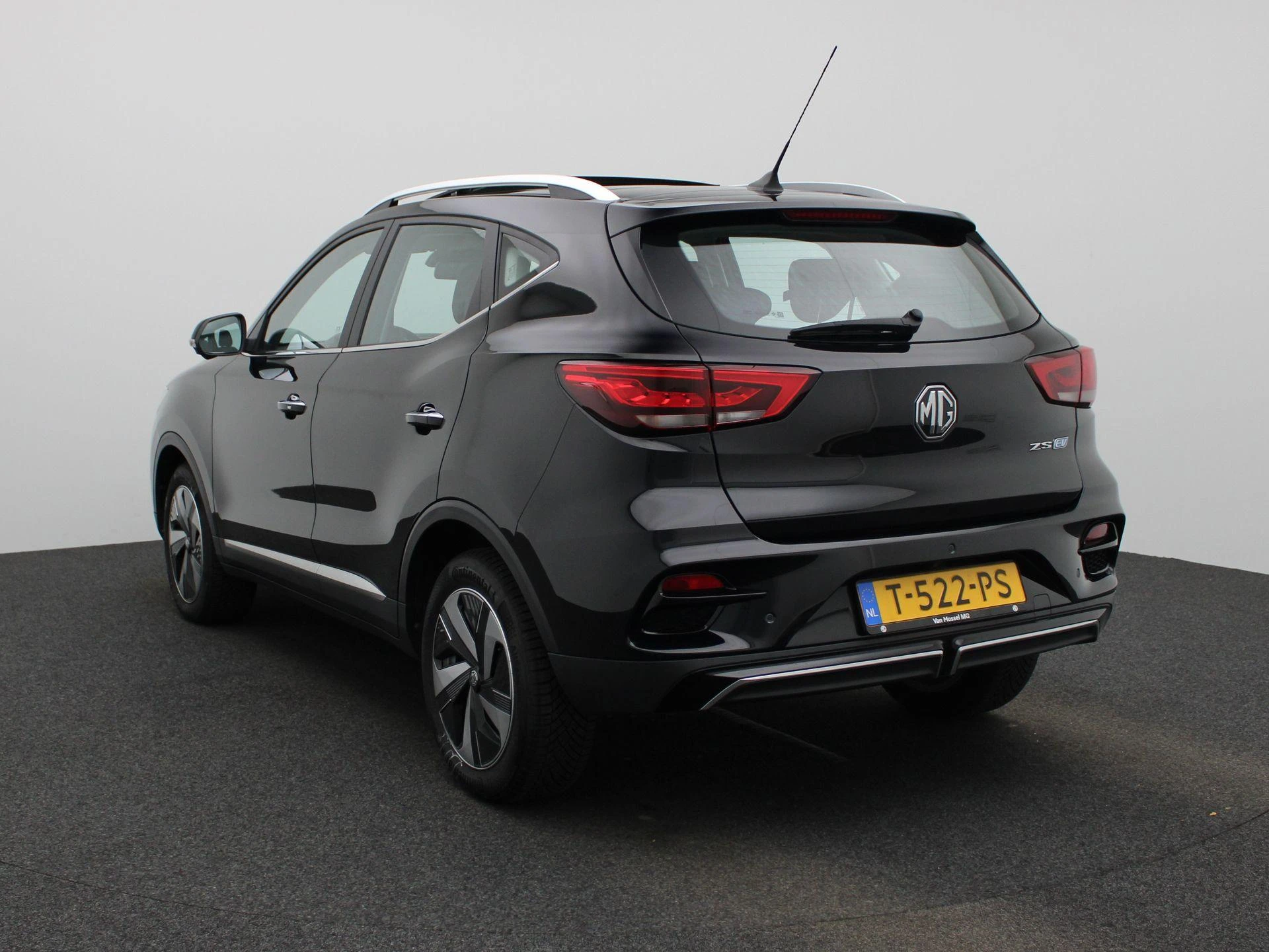 MG-ZS EV-image-1
