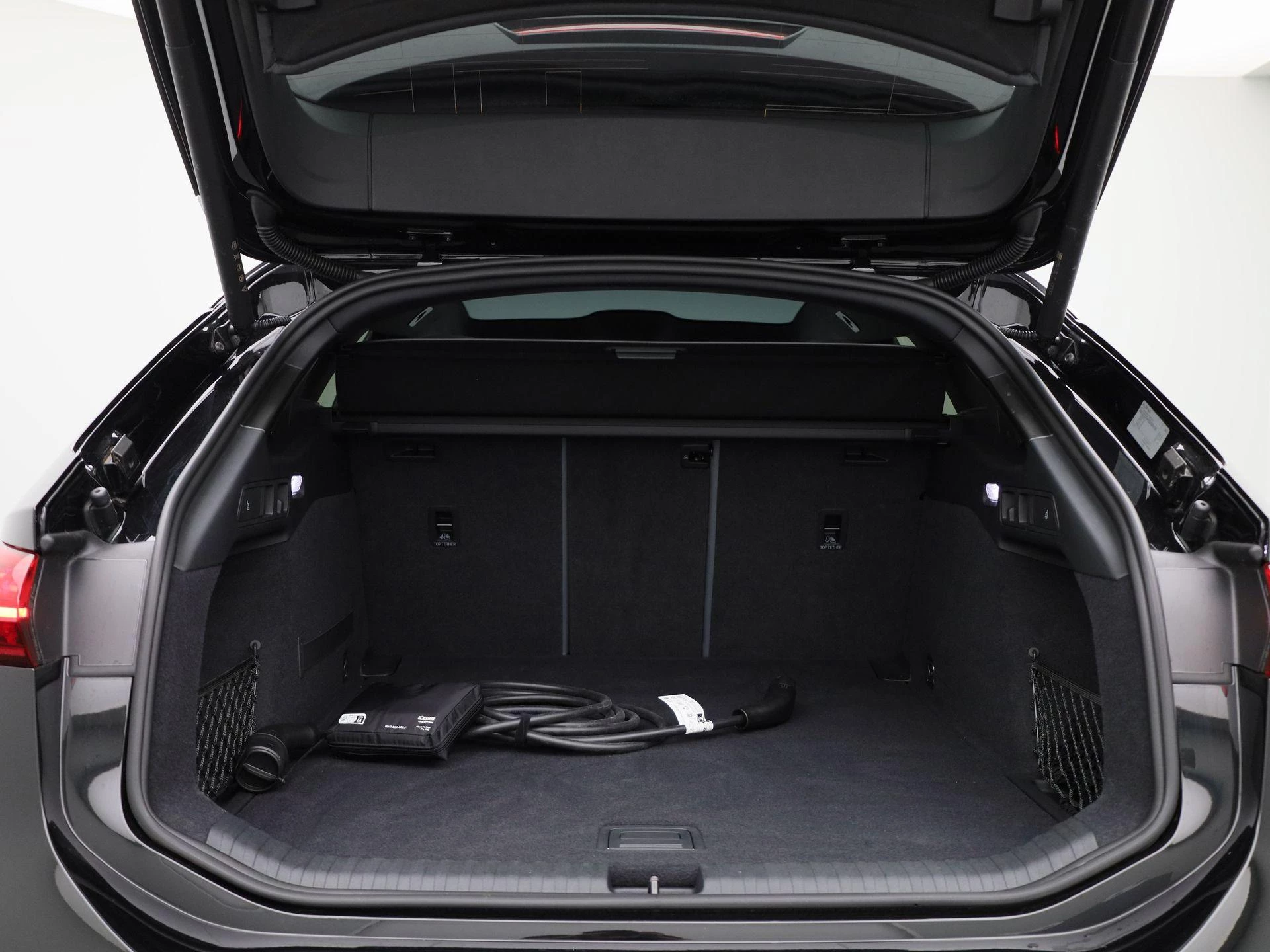 Audi A6 Avant e-tron S6 100 kWh 503 PK