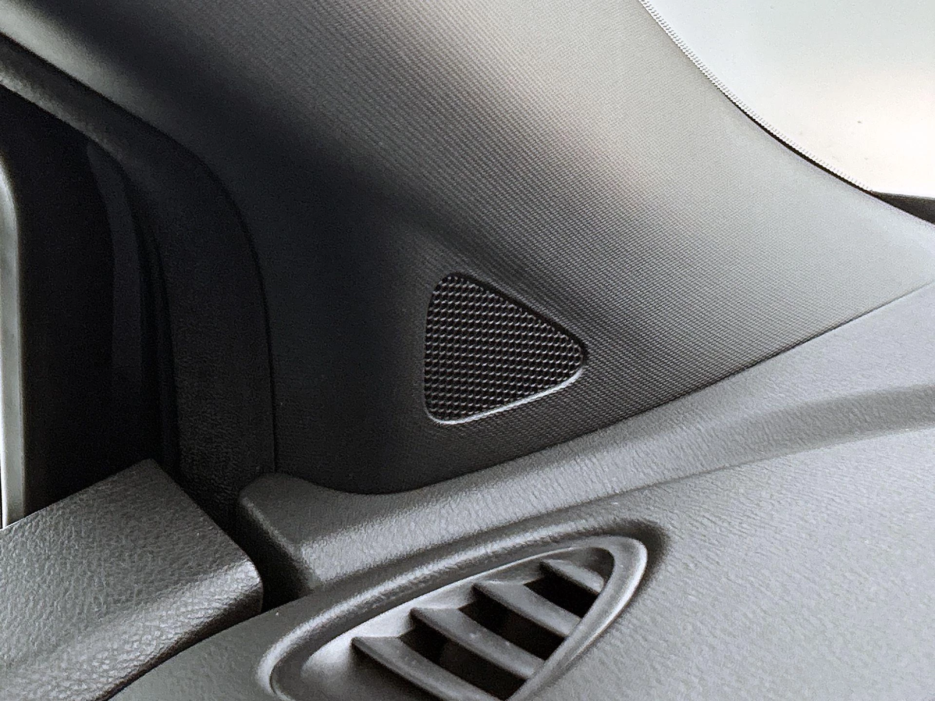 Nissan-Micra-image-8