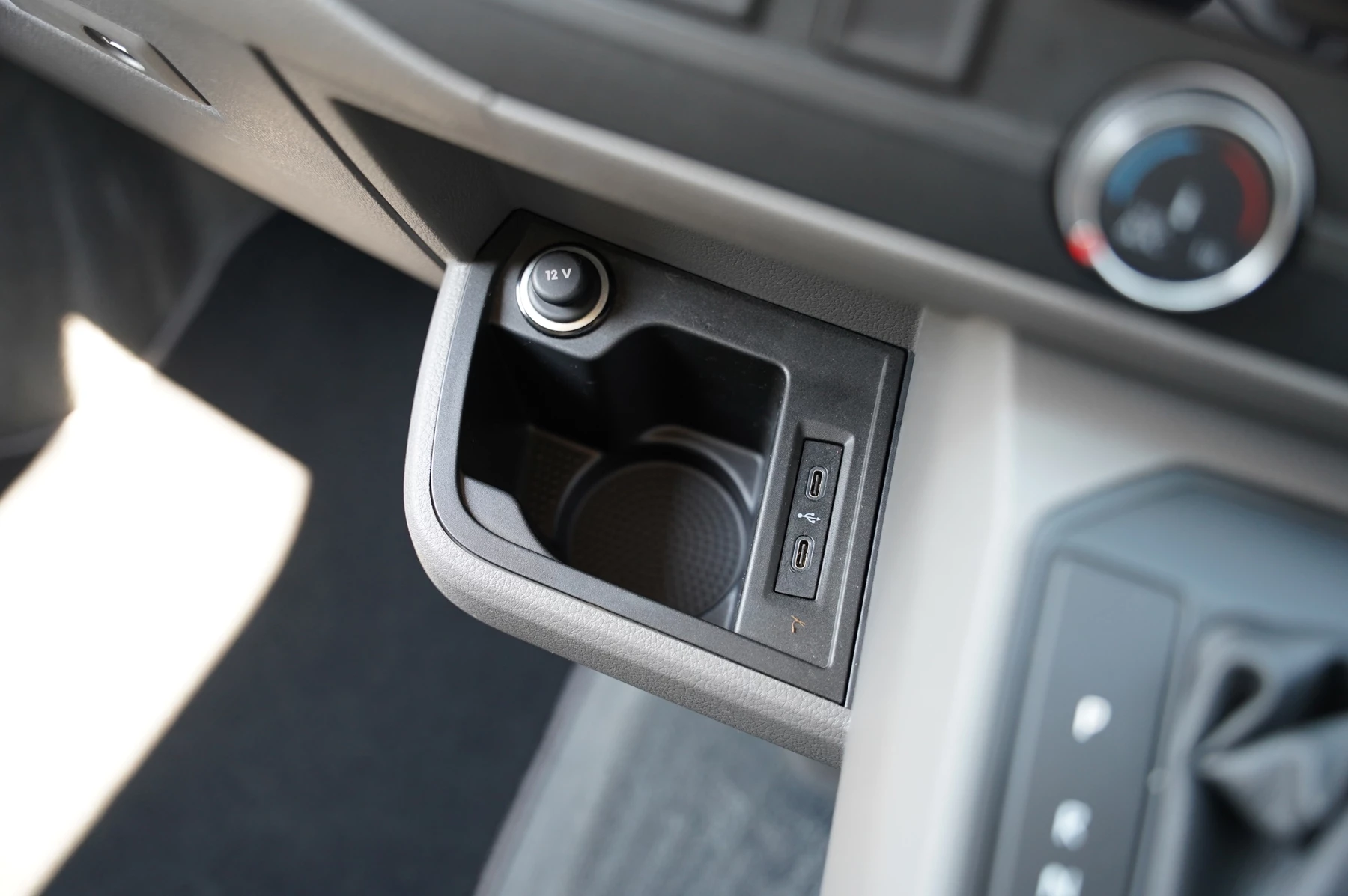 Volkswagen-California-image-44