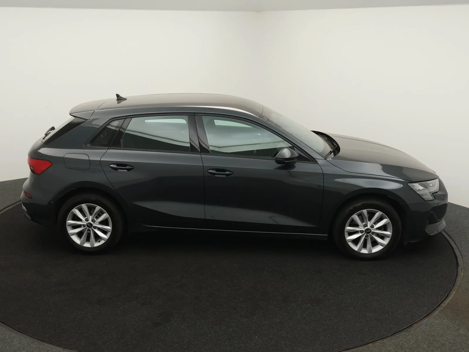 Audi A3 Sportback Audi A3 Sportback 30TFSI 116PK *AUTOMAAT*LEDER*NAVI*APP-CONNECT*ACC*LANE-ASSIST*...*