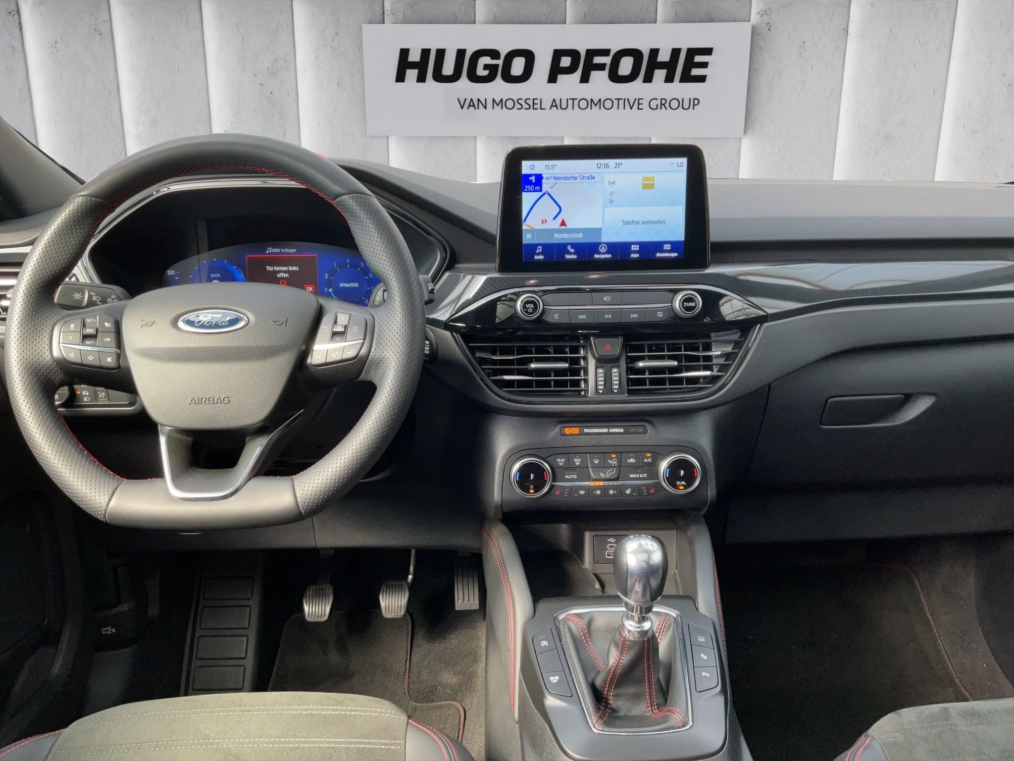 Ford Kuga ST-Line X*PANO*AHK*KAM*ACC*NAVI*SOUND-SYS.