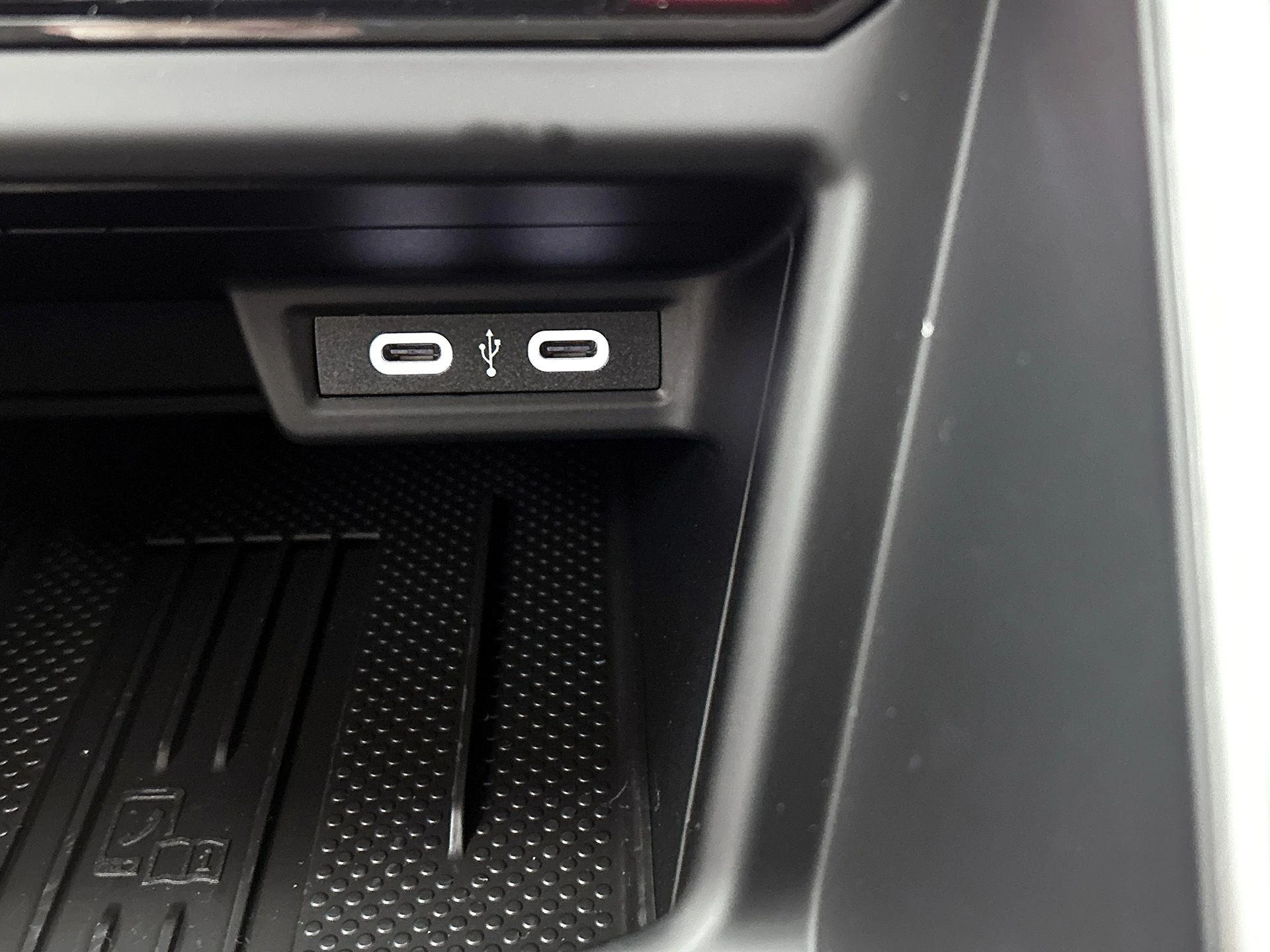 Volkswagen-Polo-image-36