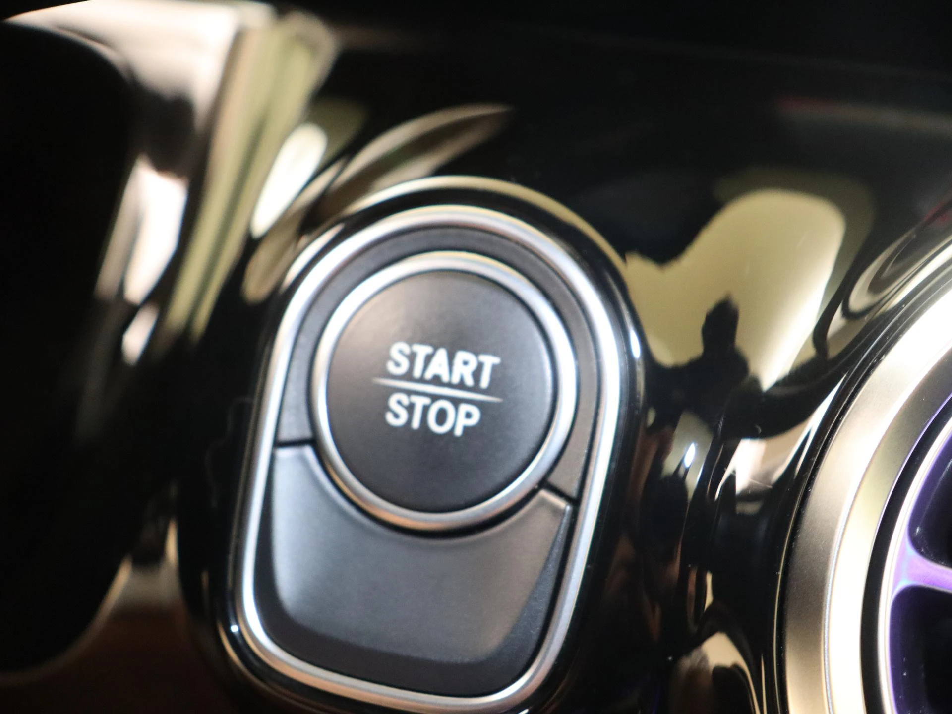 Mercedes-Benz-EQA-image-20