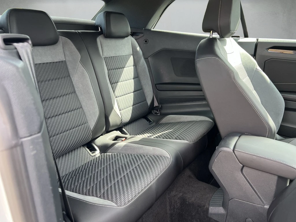 Volkswagen-T-Roc-image-11