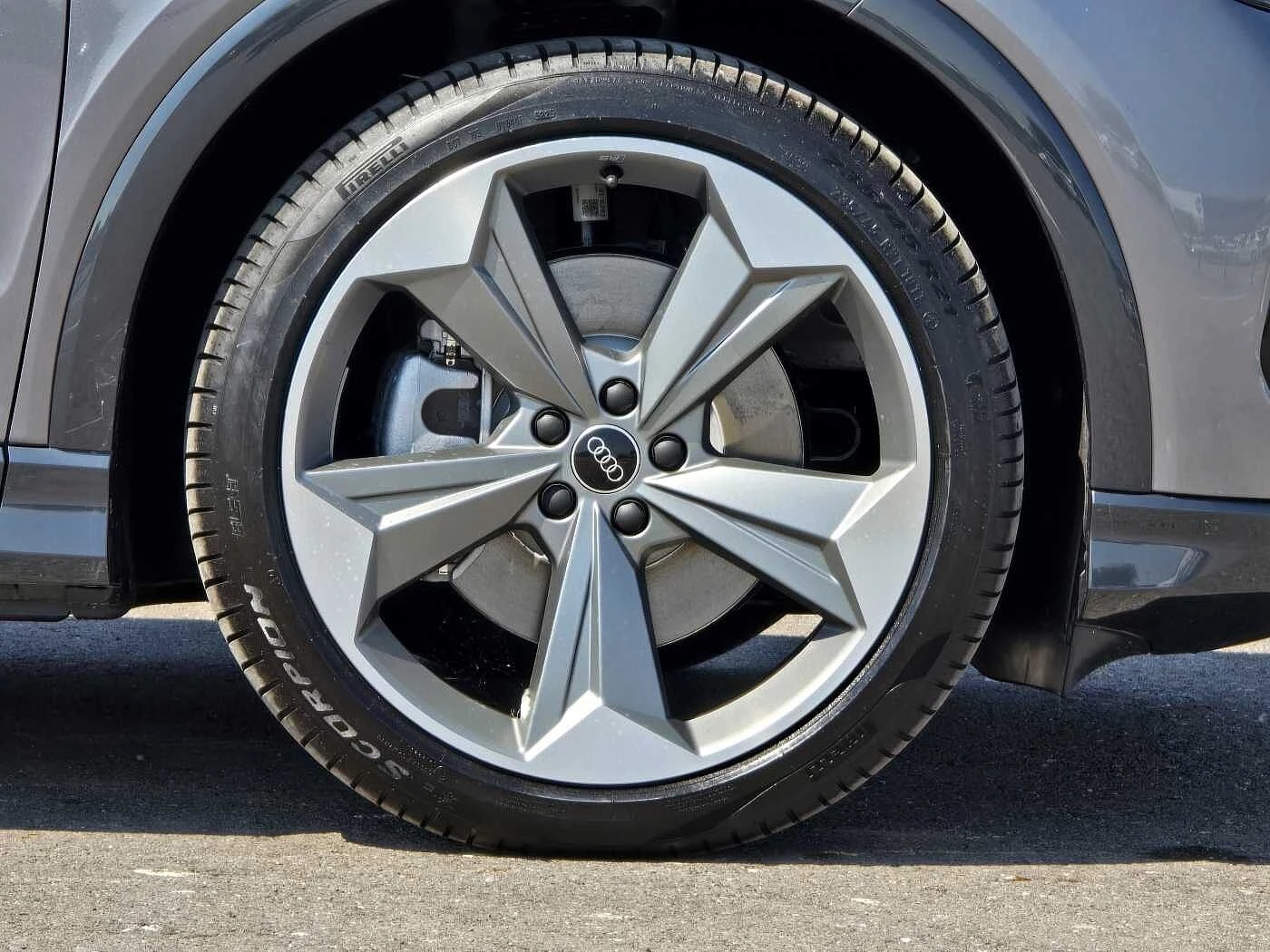 Audi-Q4 Sportback e-tron-image-4