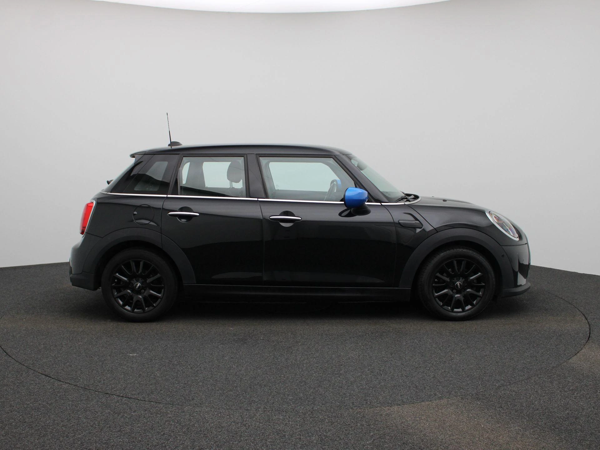 MINI-One-image-5