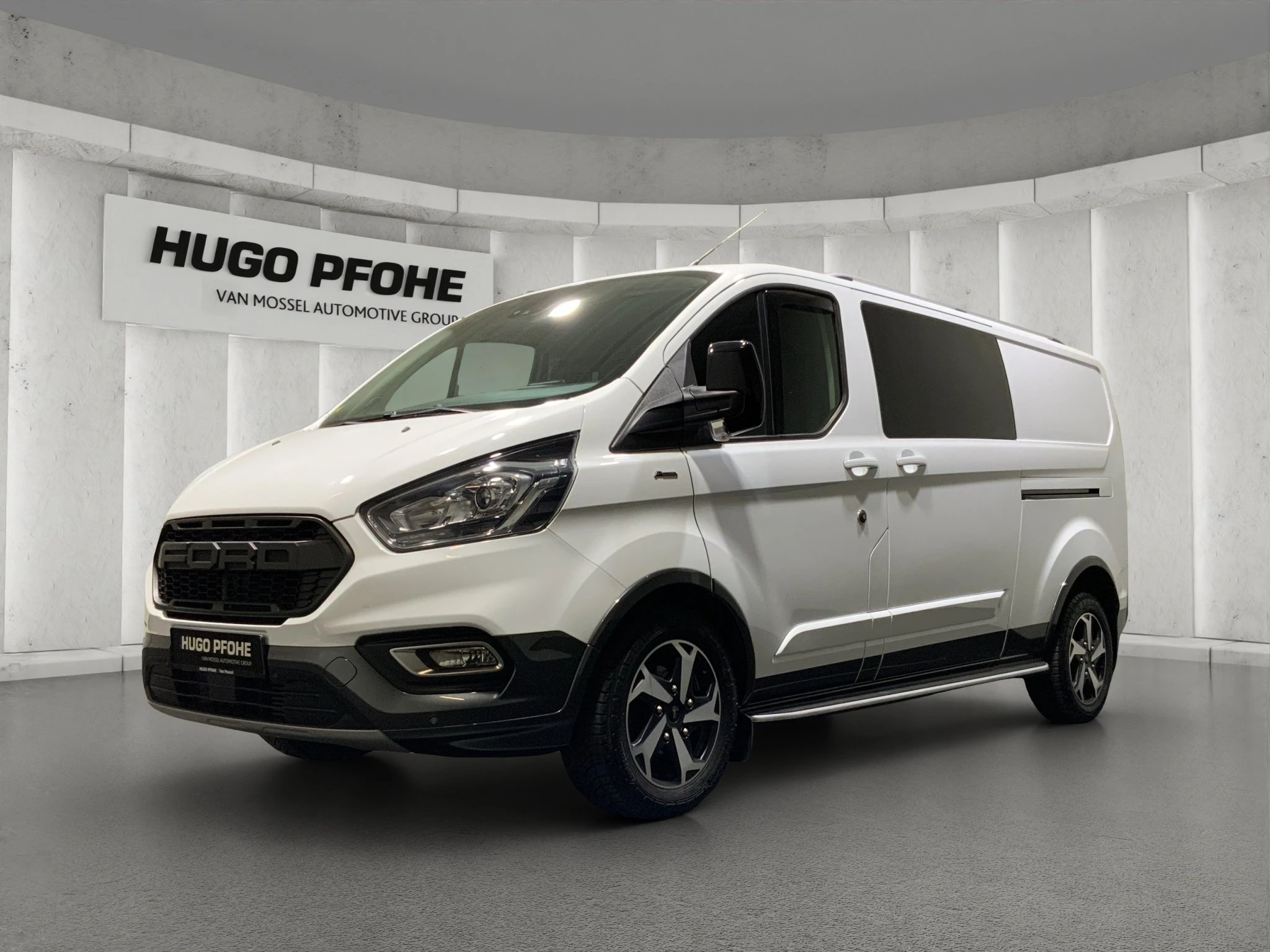 Ford-Transit Custom-image-0