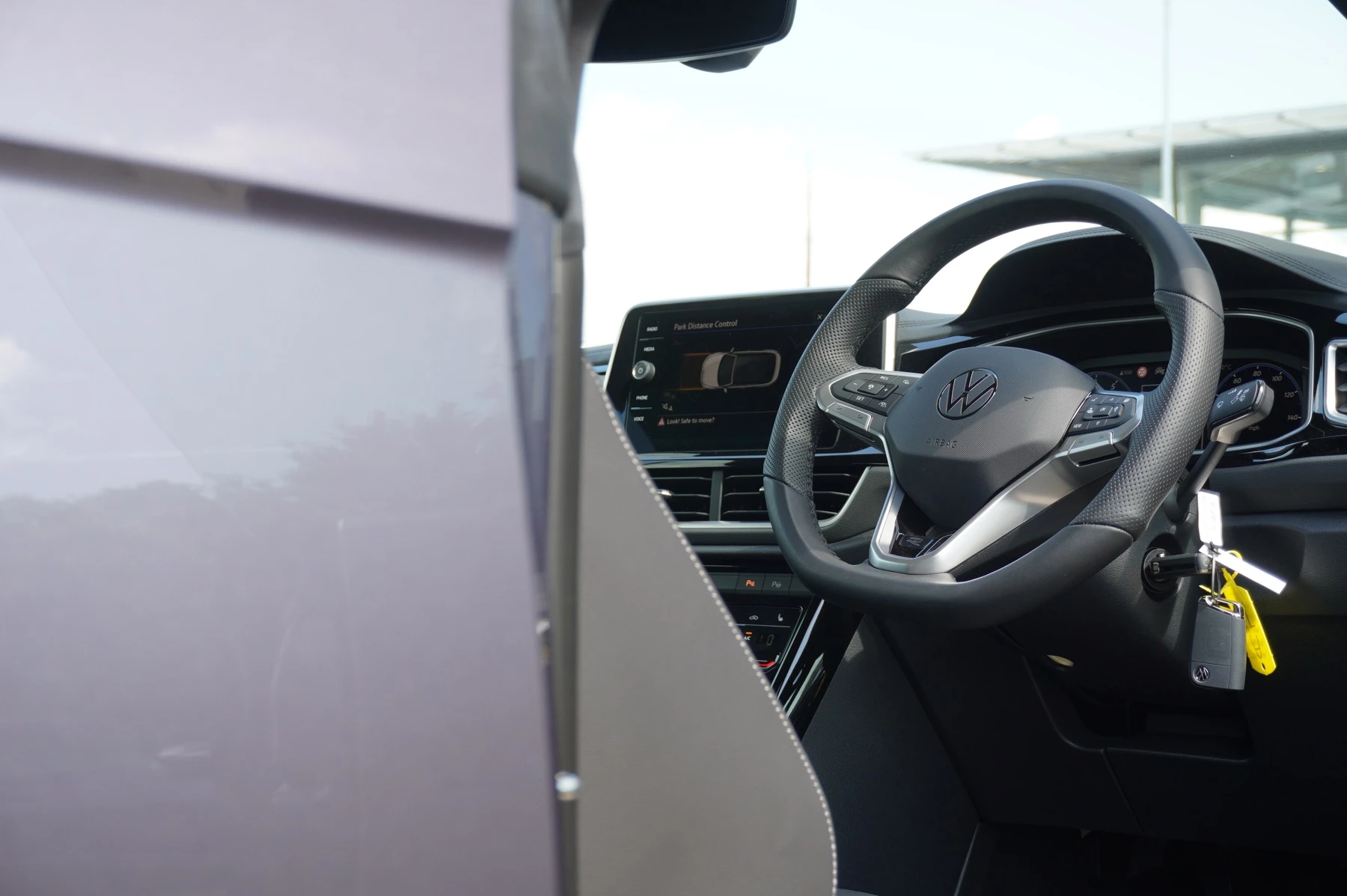 Volkswagen-T-Roc-image-14