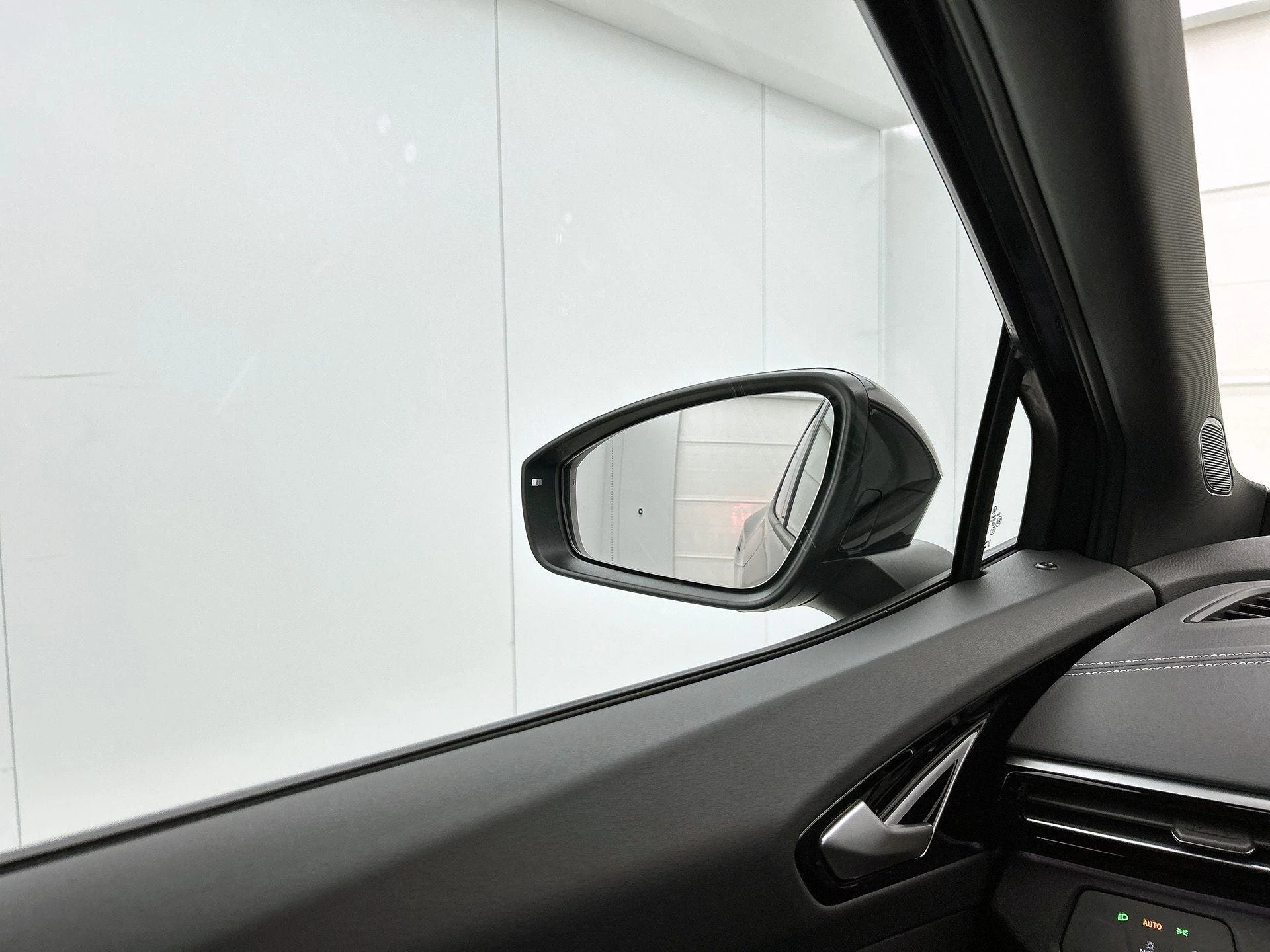 Volkswagen-ID.4-image-19